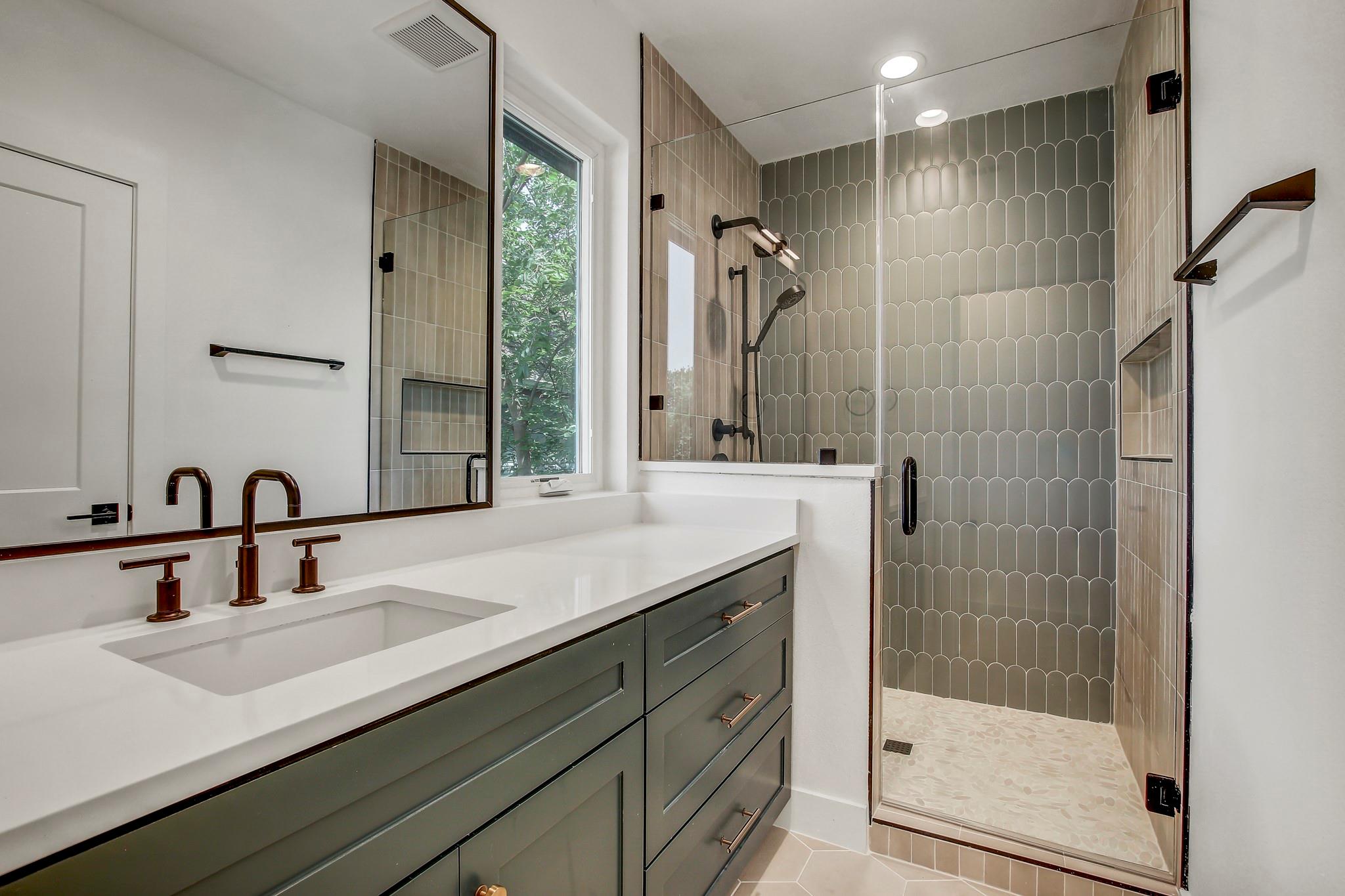 4127 E 12th St # 1, Austin, TX 78721