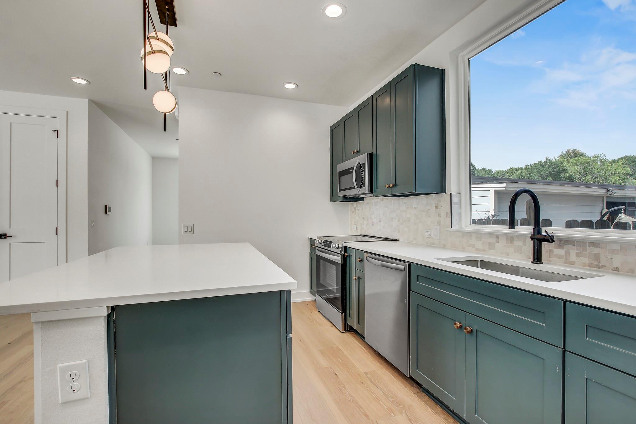 4127 E 12th St # 1, Austin, TX 78721