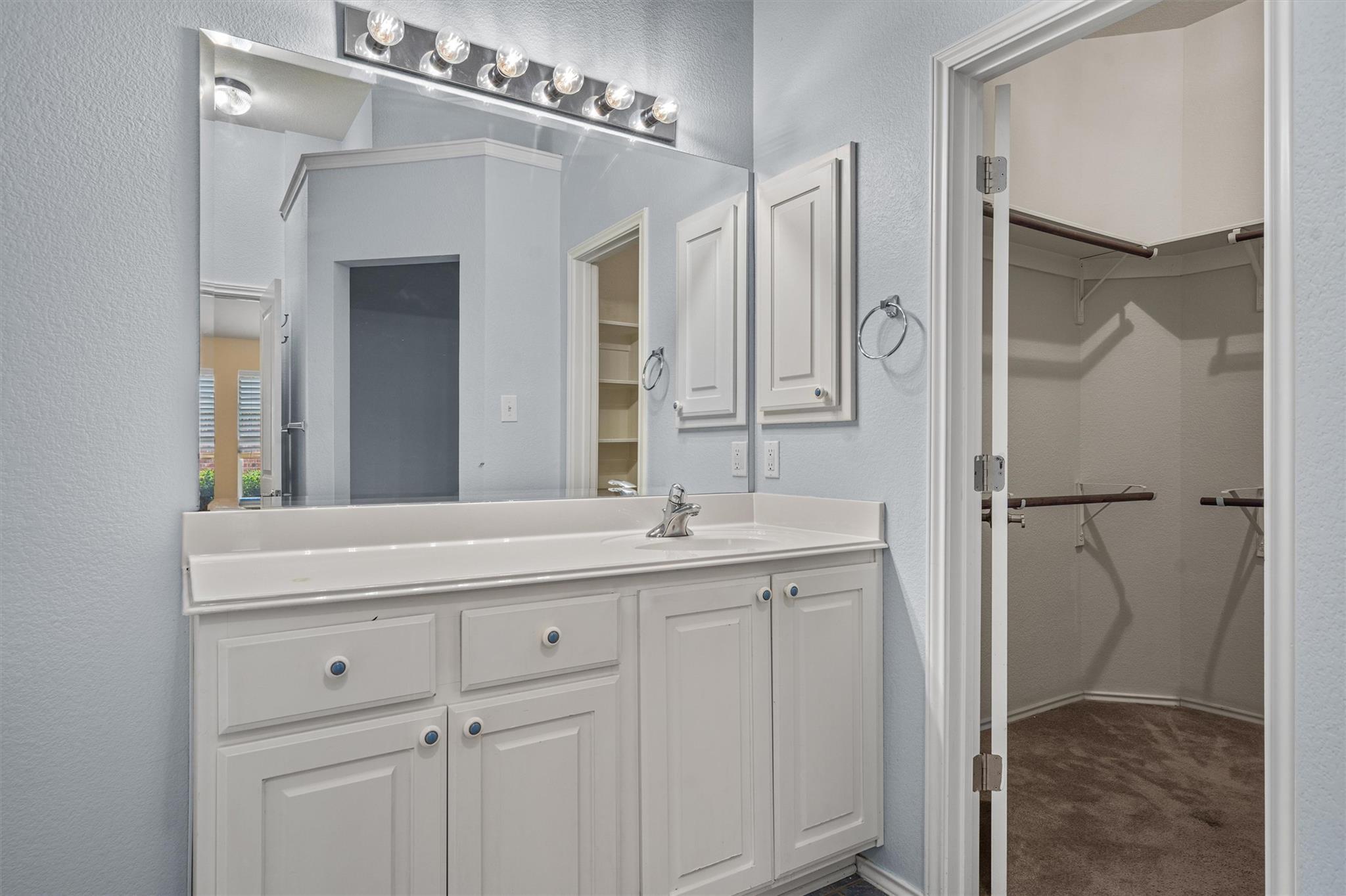2141 Rachel Ln, Round Rock, TX 78664