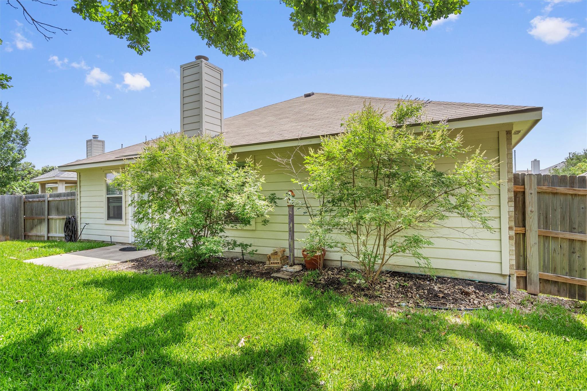 2141 Rachel Ln, Round Rock, TX 78664