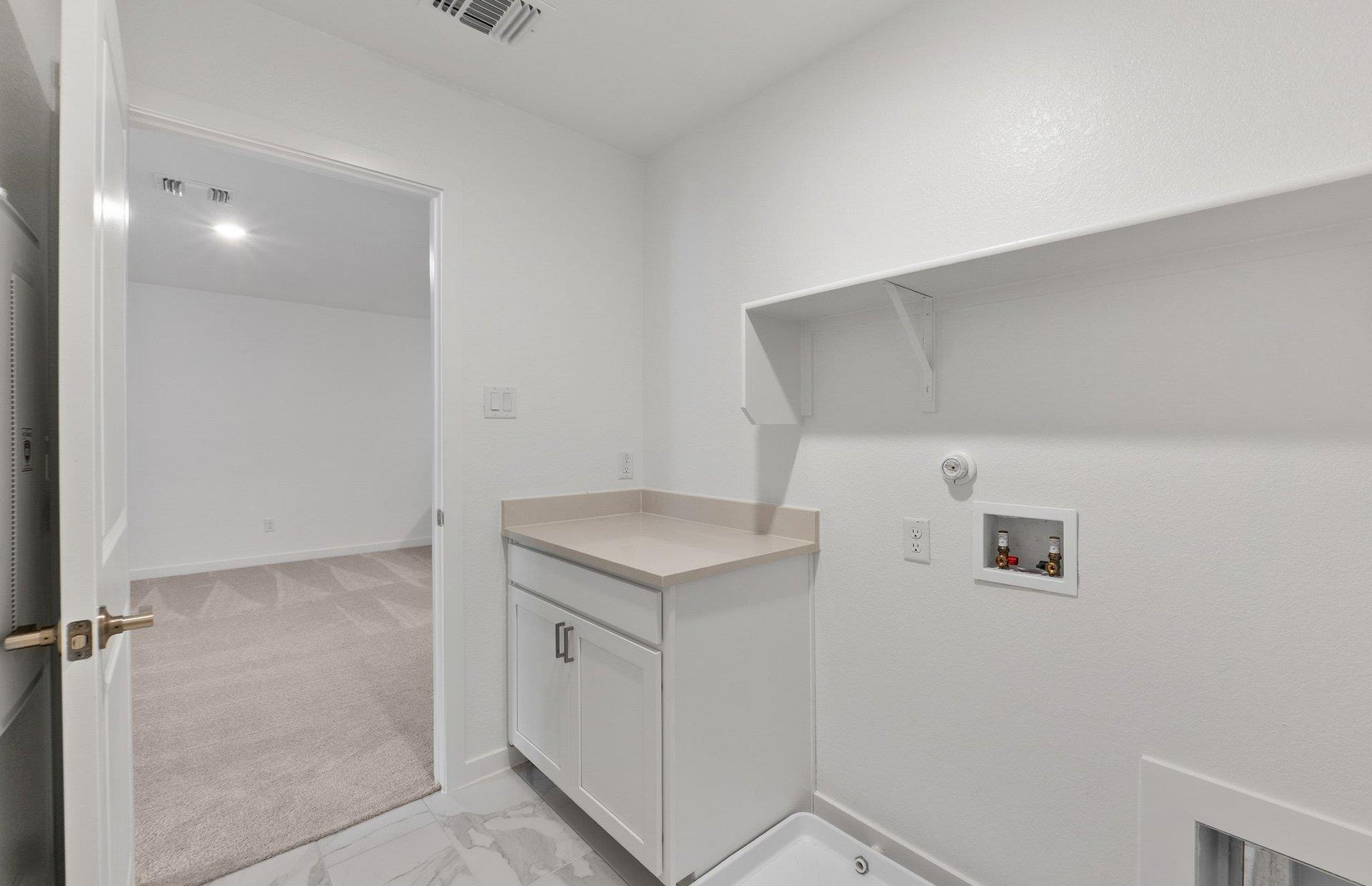 1280 E Main St # 402, Round Rock, TX 78664