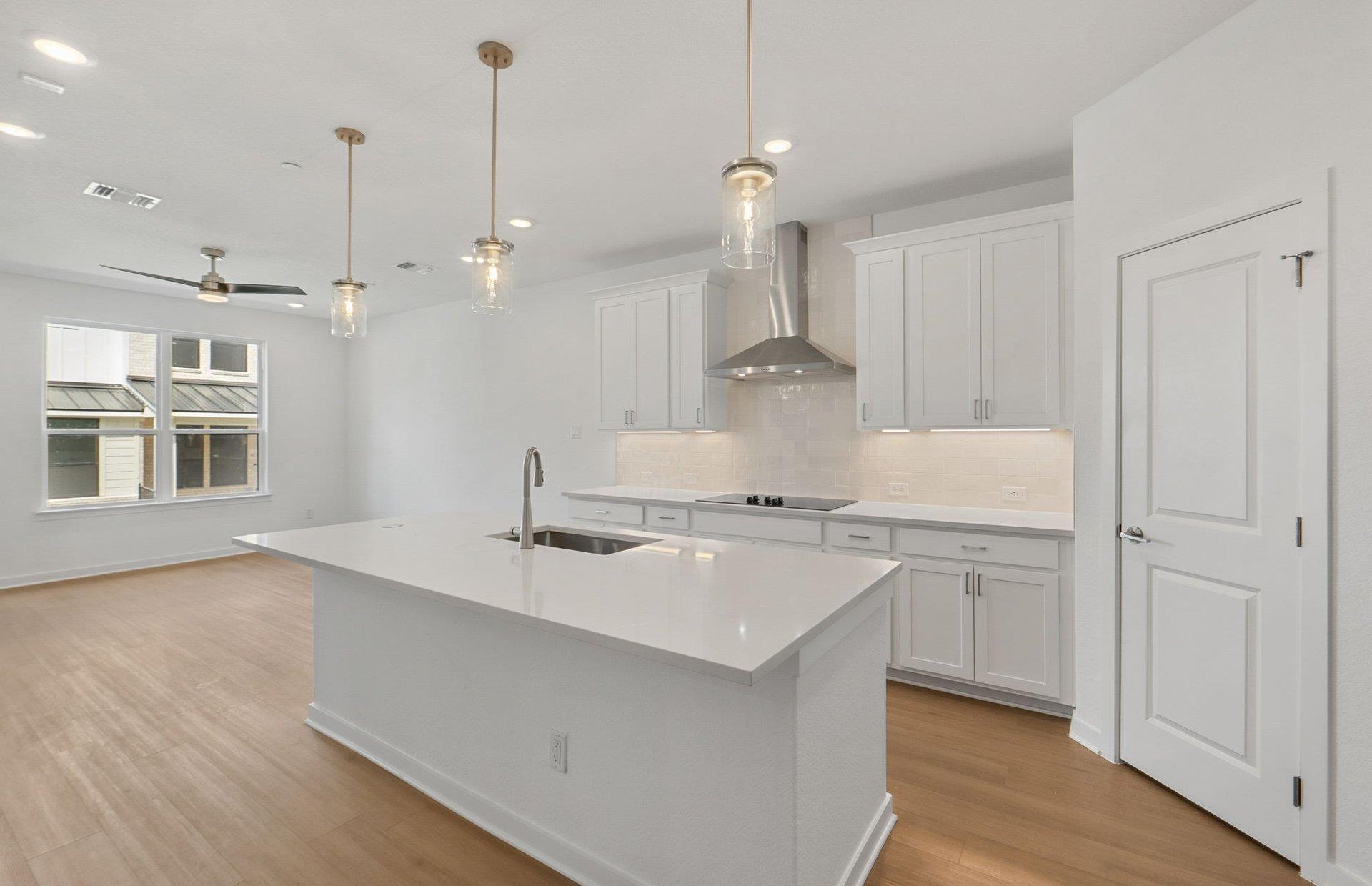 1280 E Main St # 402, Round Rock, TX 78664