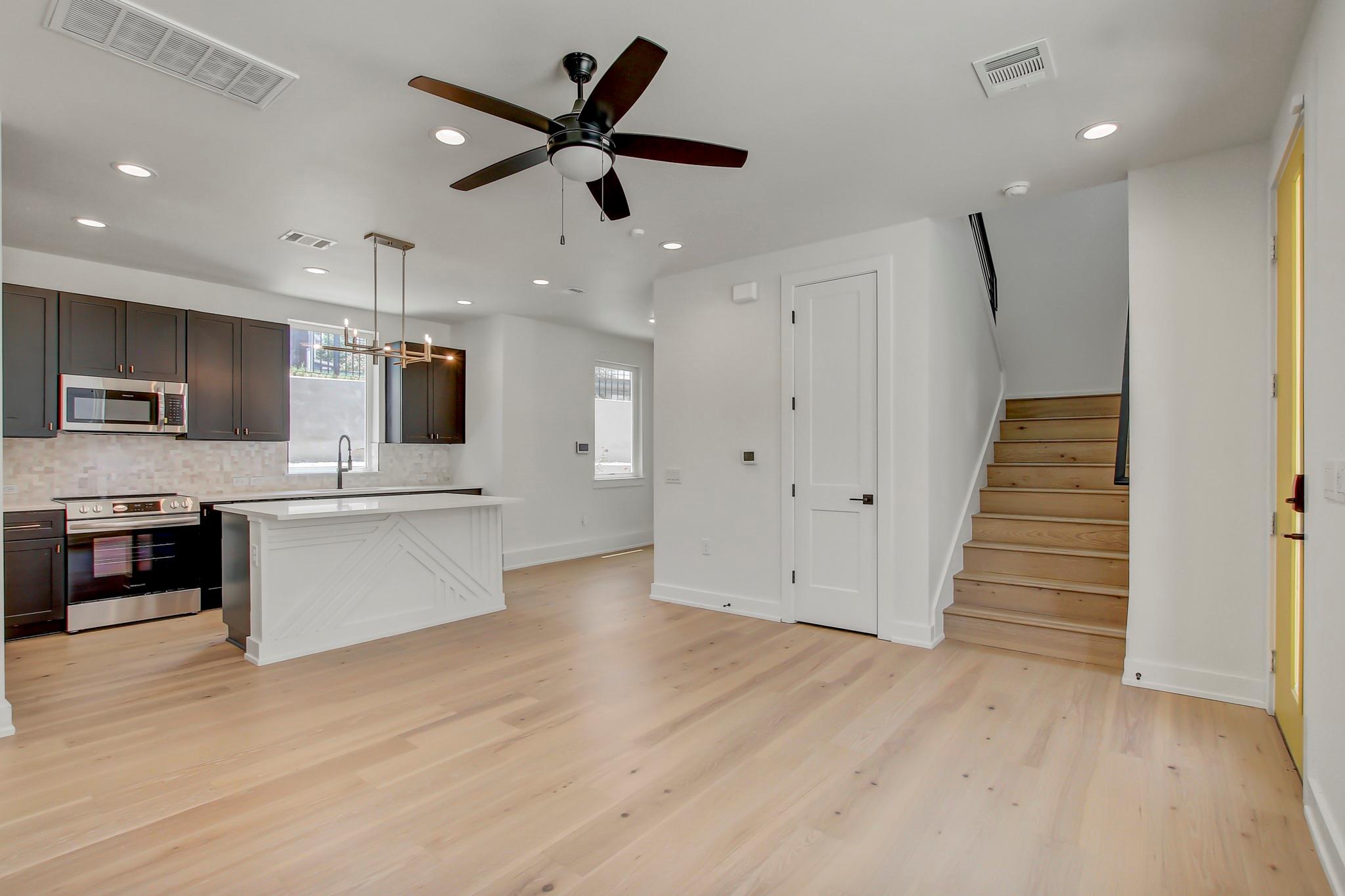 4127 E 12th St # 8, Austin, TX 78721