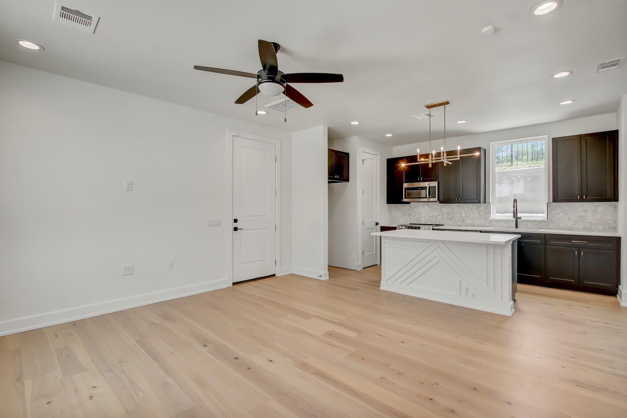 4127 E 12th St # 8, Austin, TX 78721