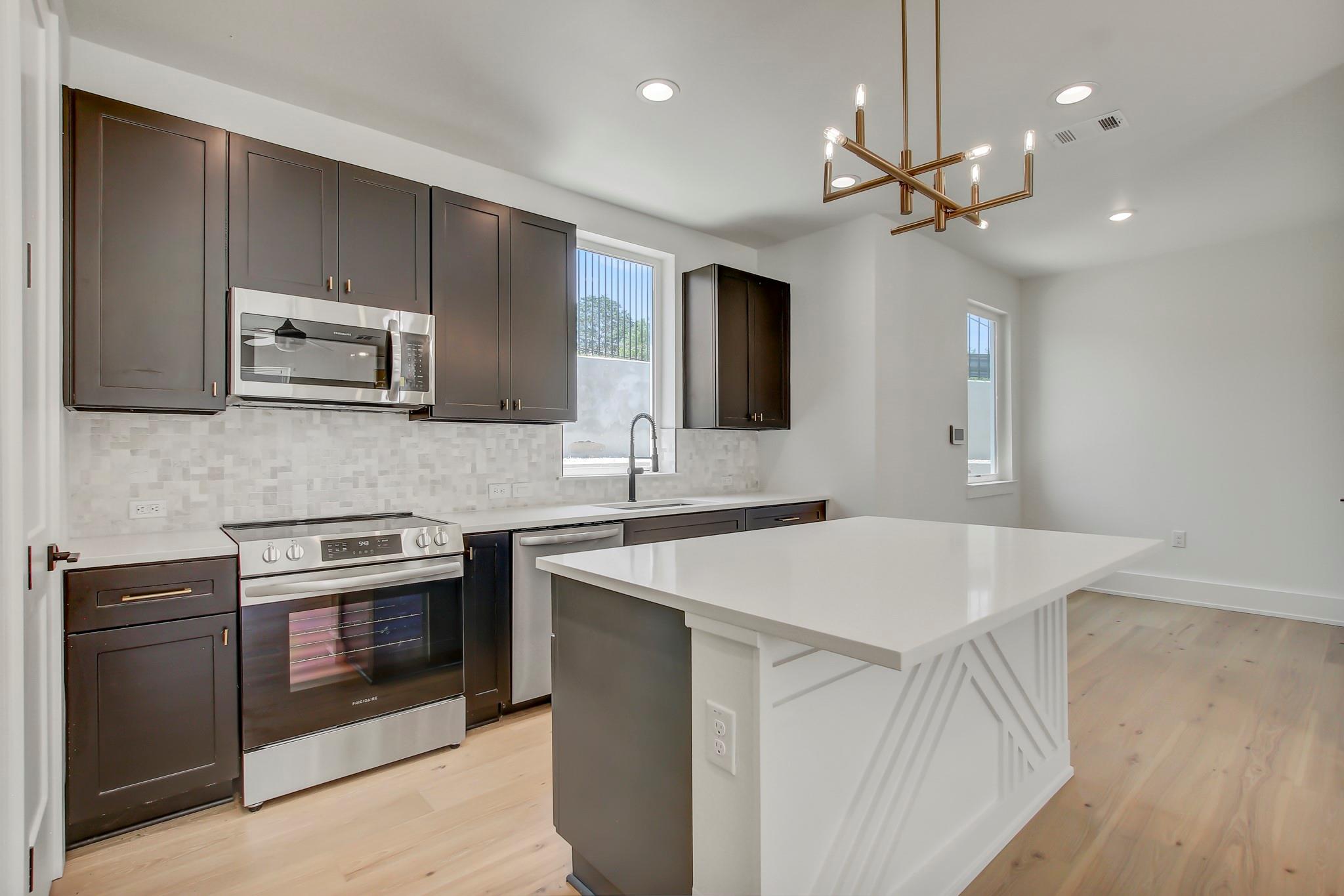 4127 E 12th St # 8, Austin, TX 78721