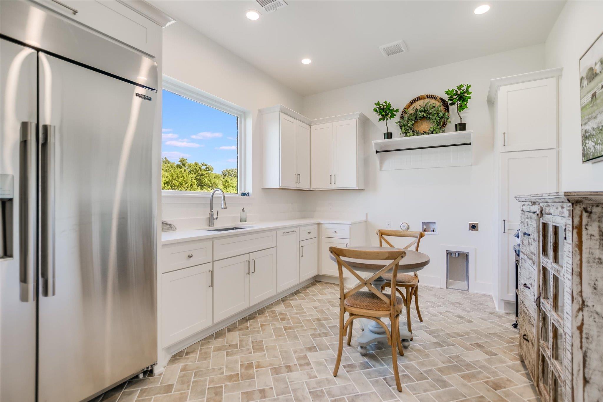 120 Nattie Woods, Horseshoe Bay, TX 78657