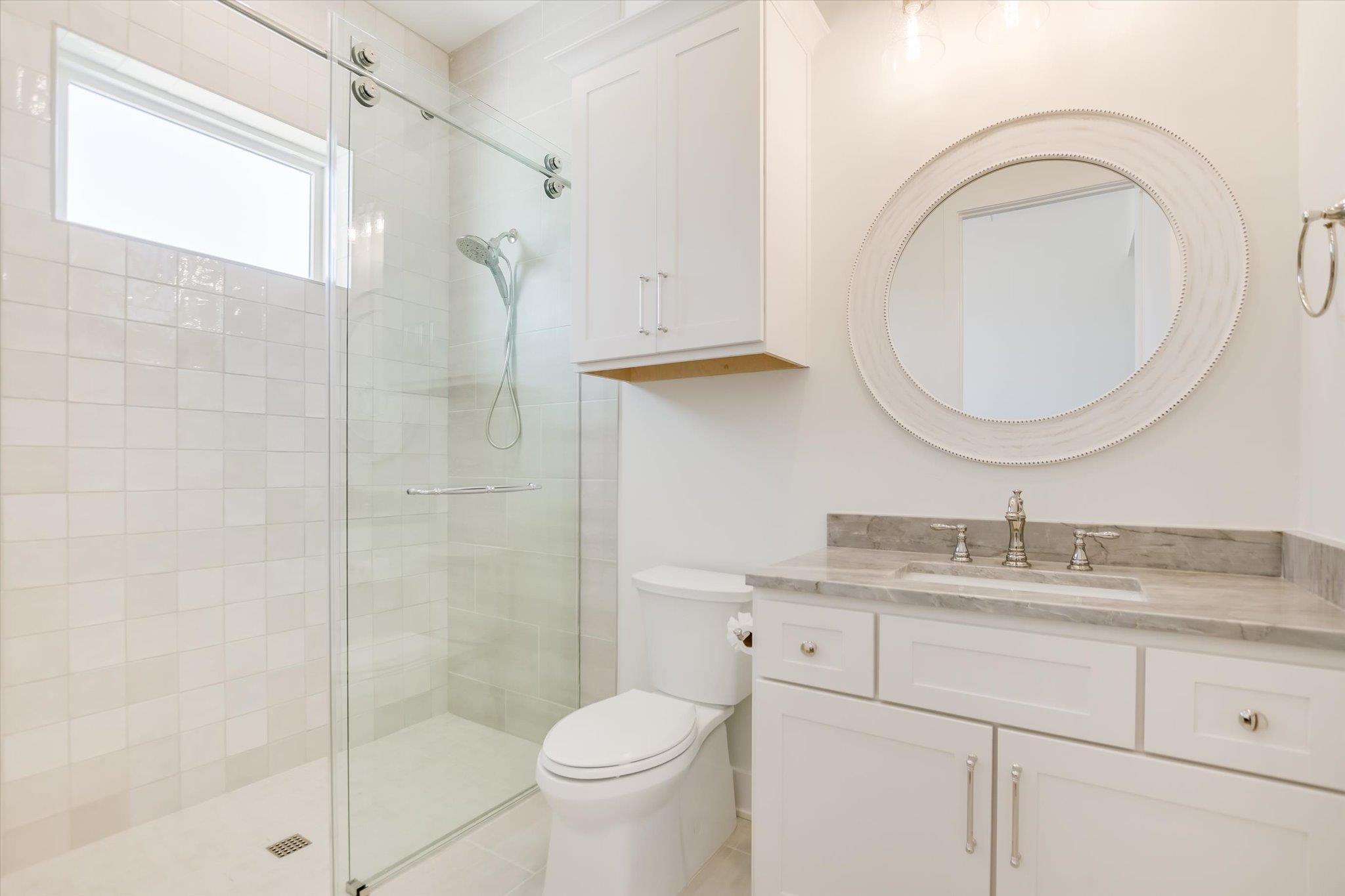 120 Nattie Woods, Horseshoe Bay, TX 78657