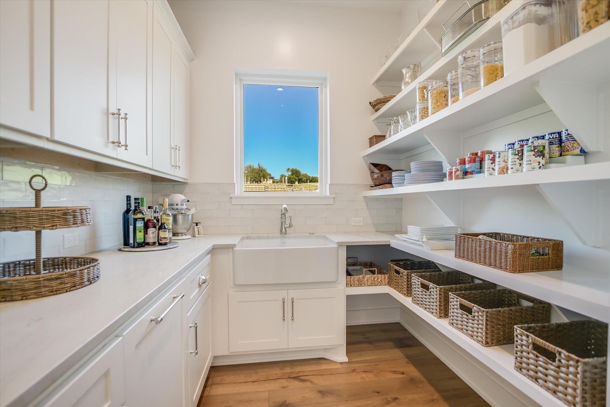 120 Nattie Woods, Horseshoe Bay, TX 78657