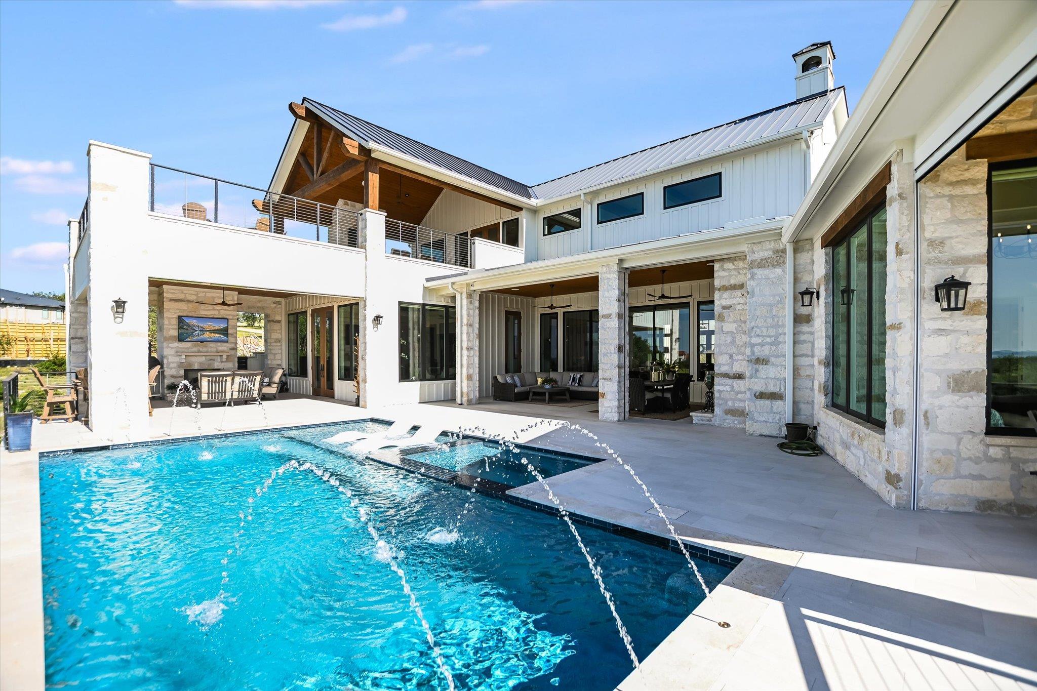 120 Nattie Woods, Horseshoe Bay, TX 78657