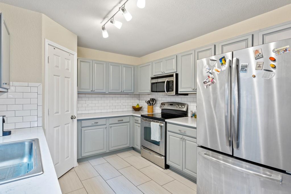 340 Altamont St, Hutto, TX 78634