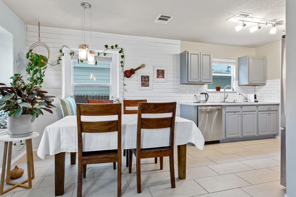 340 Altamont St, Hutto, TX 78634