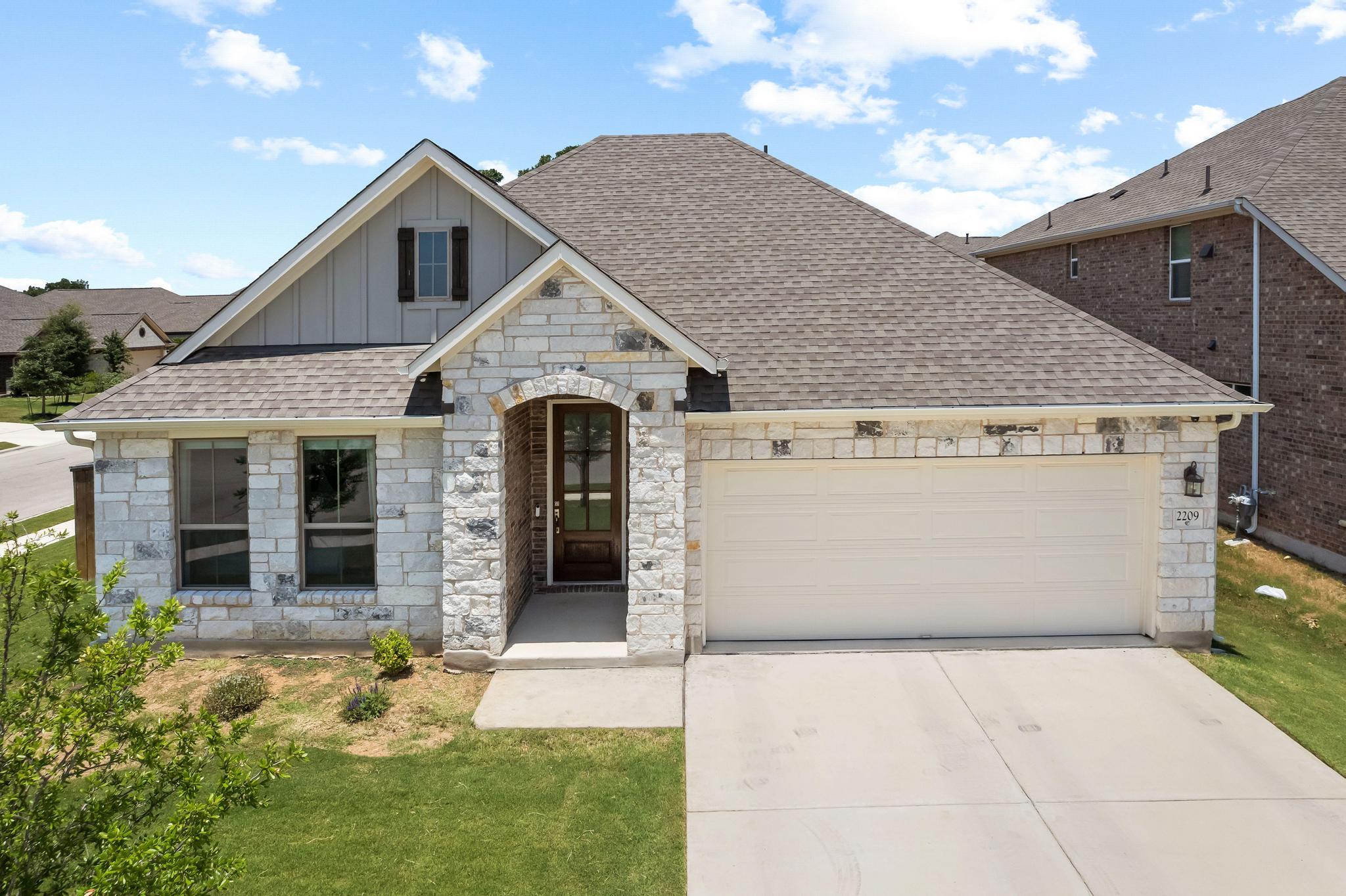 2209 Santa Isabella Dr, Leander, TX 78641