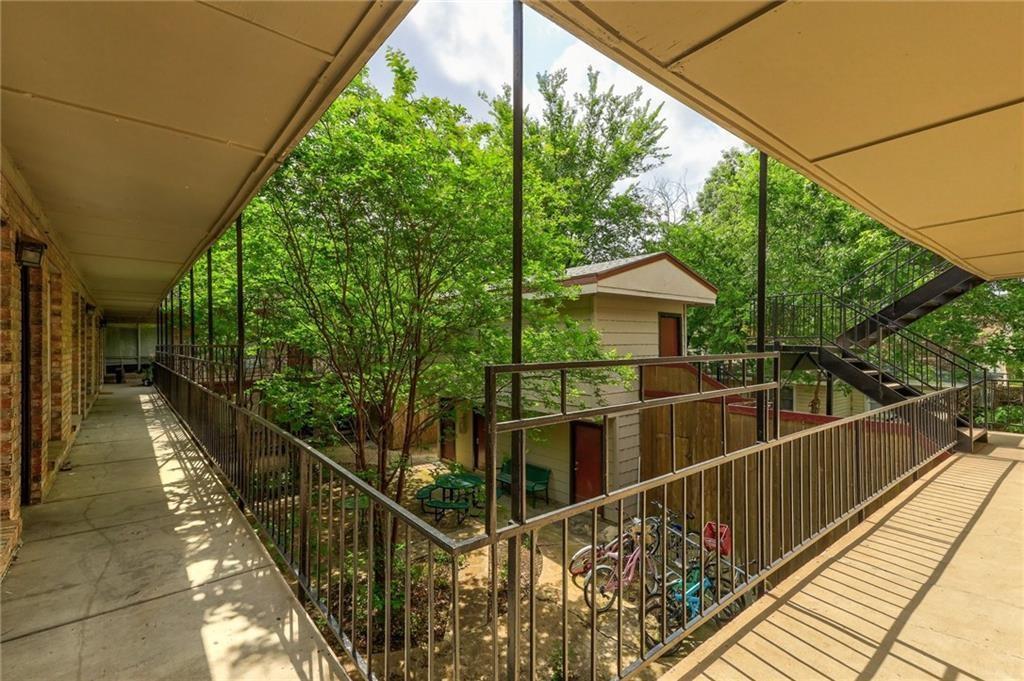 2207 Leon St # 203, Austin, TX 78705