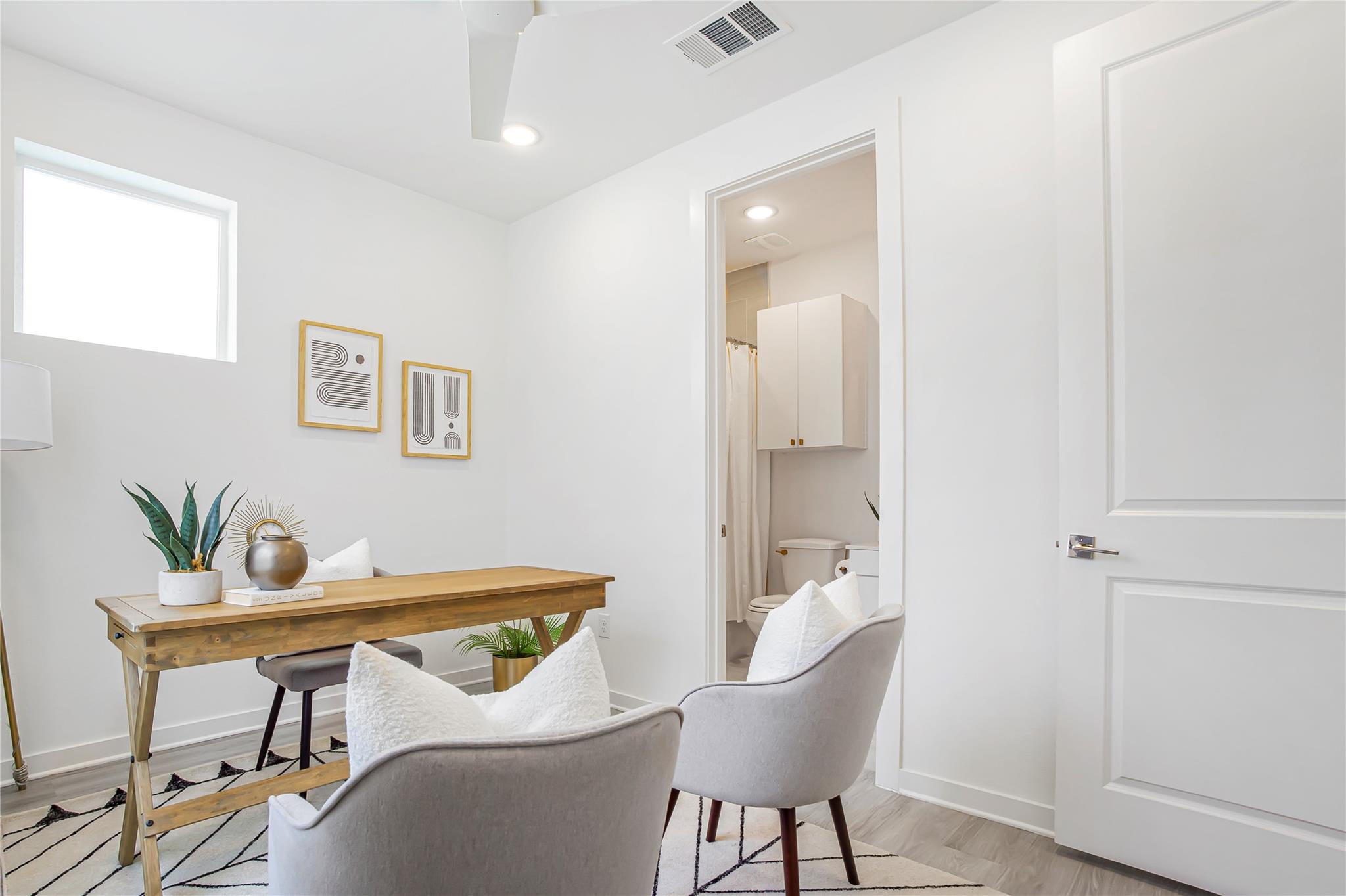 2624 Metcalfe Rd # 17, Austin, TX 78741