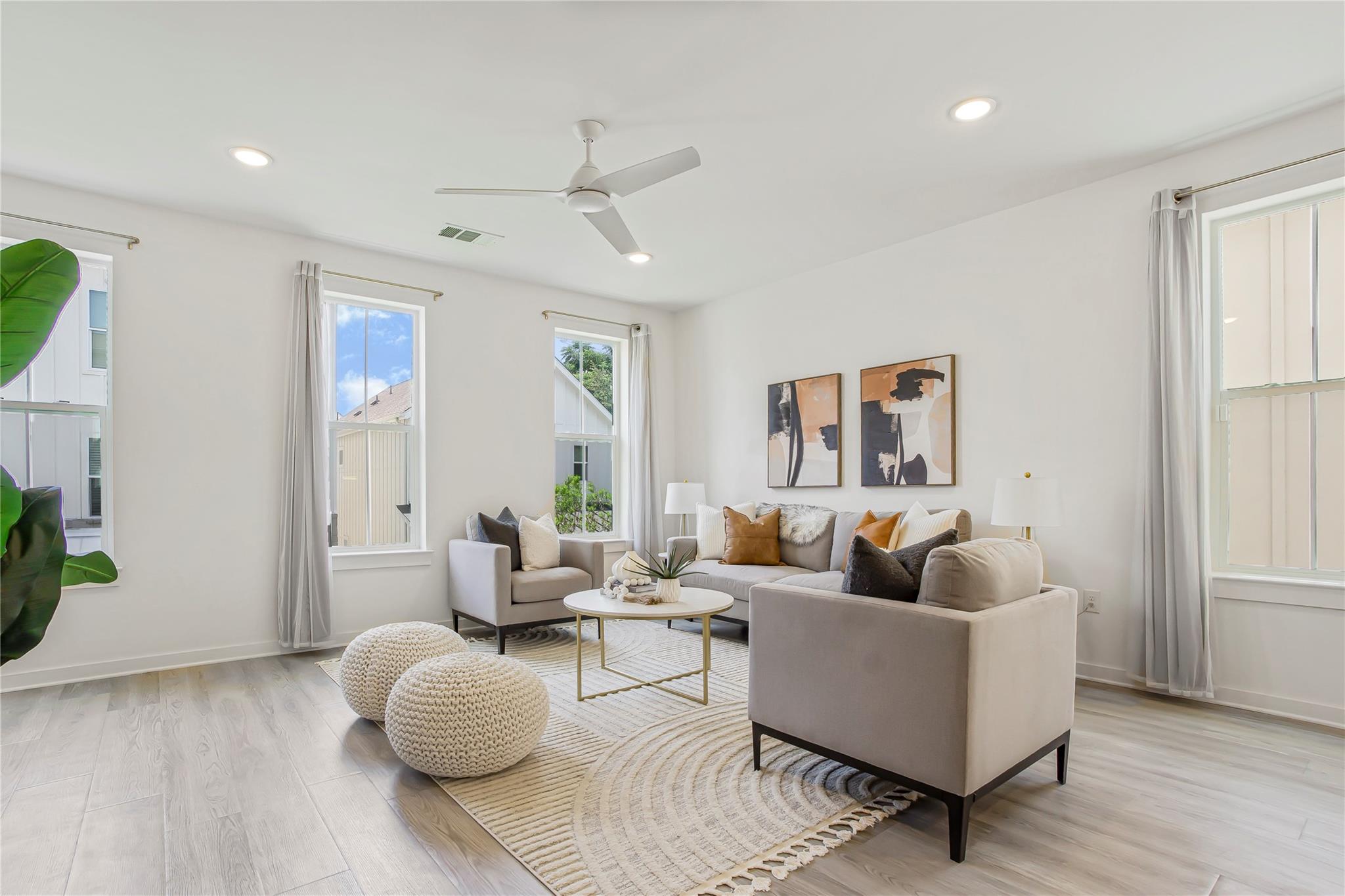 2624 Metcalfe Rd # 17, Austin, TX 78741