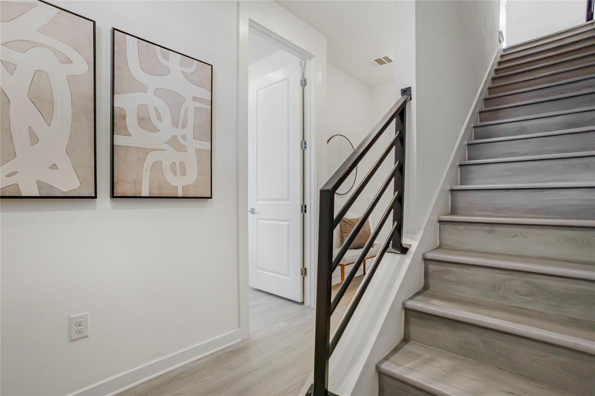 2624 Metcalfe Rd # 17, Austin, TX 78741