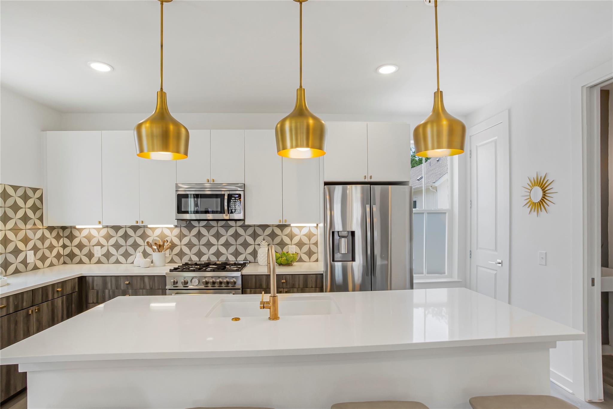 2624 Metcalfe Rd # 17, Austin, TX 78741