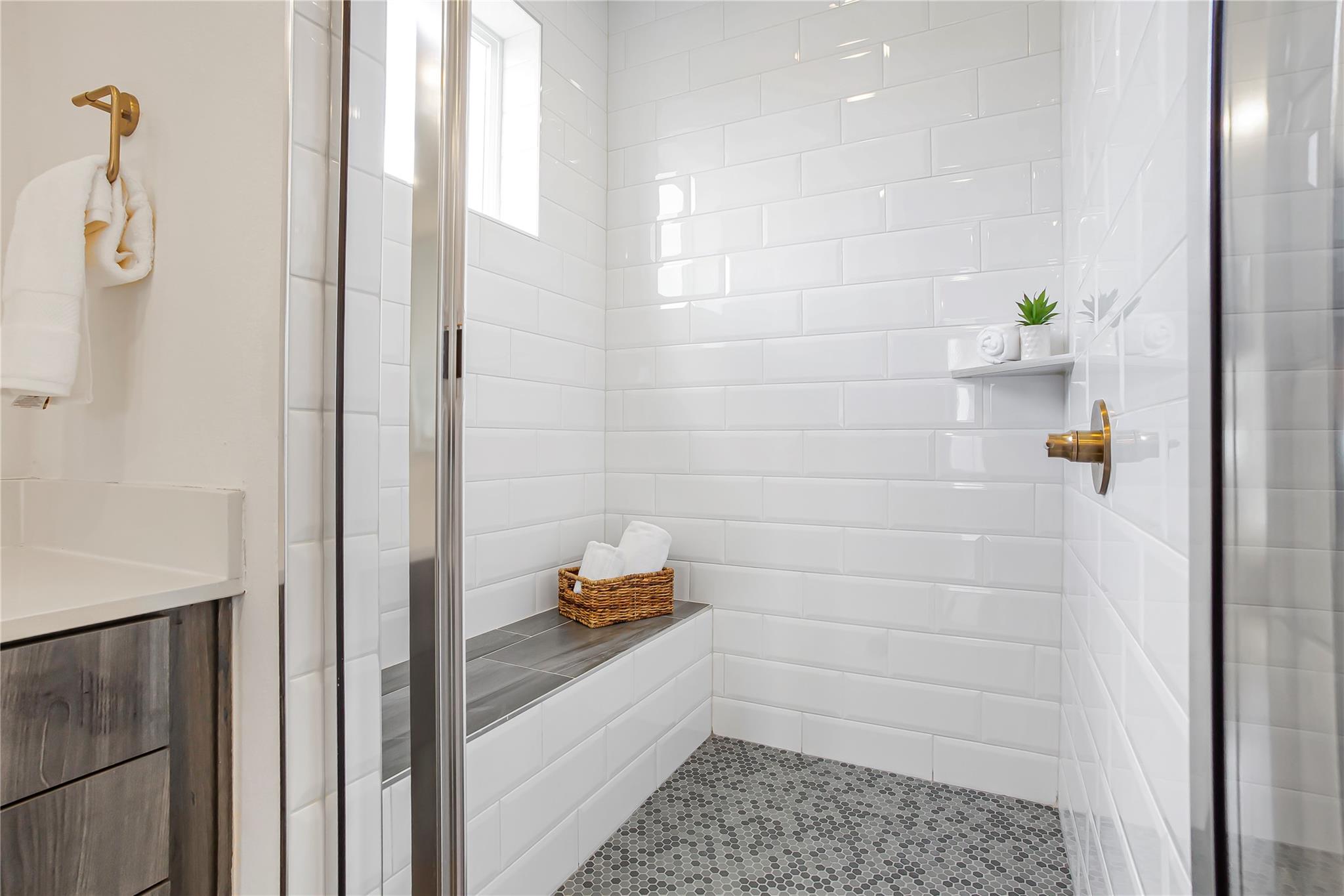 2624 Metcalfe Rd # 17, Austin, TX 78741