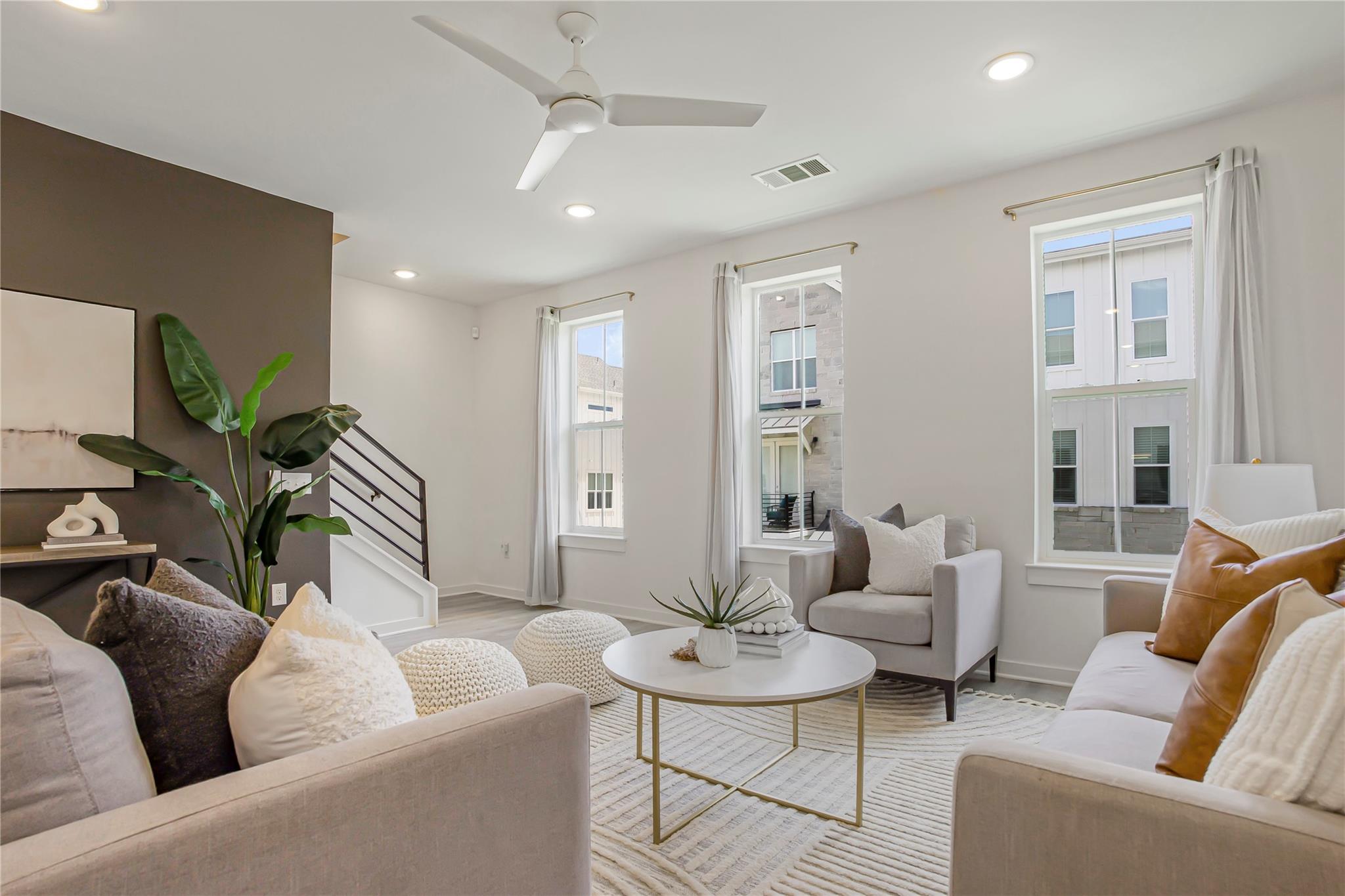 2624 Metcalfe Rd # 17, Austin, TX 78741