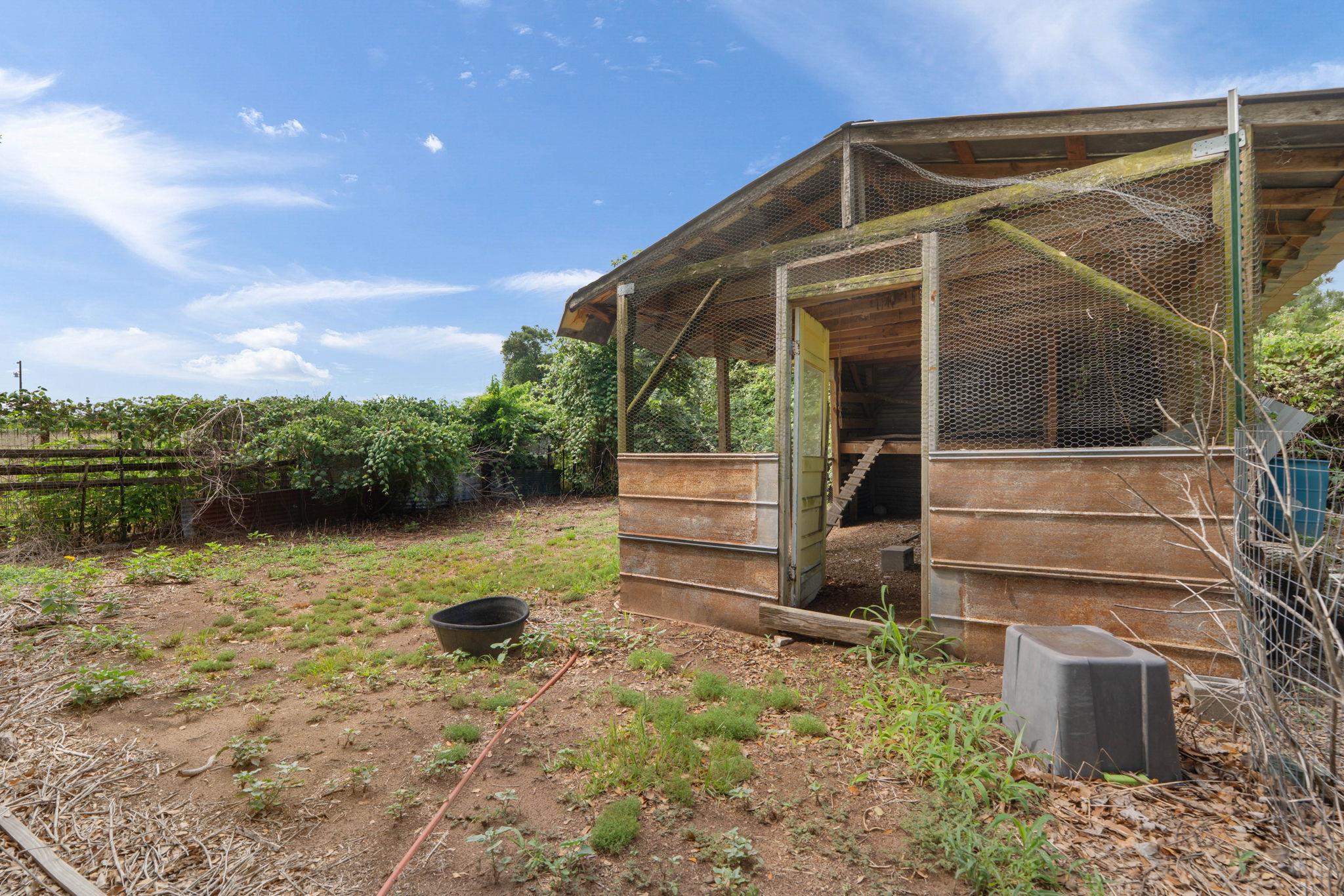 10843 Us Highway 90 W, Harwood, TX 78632