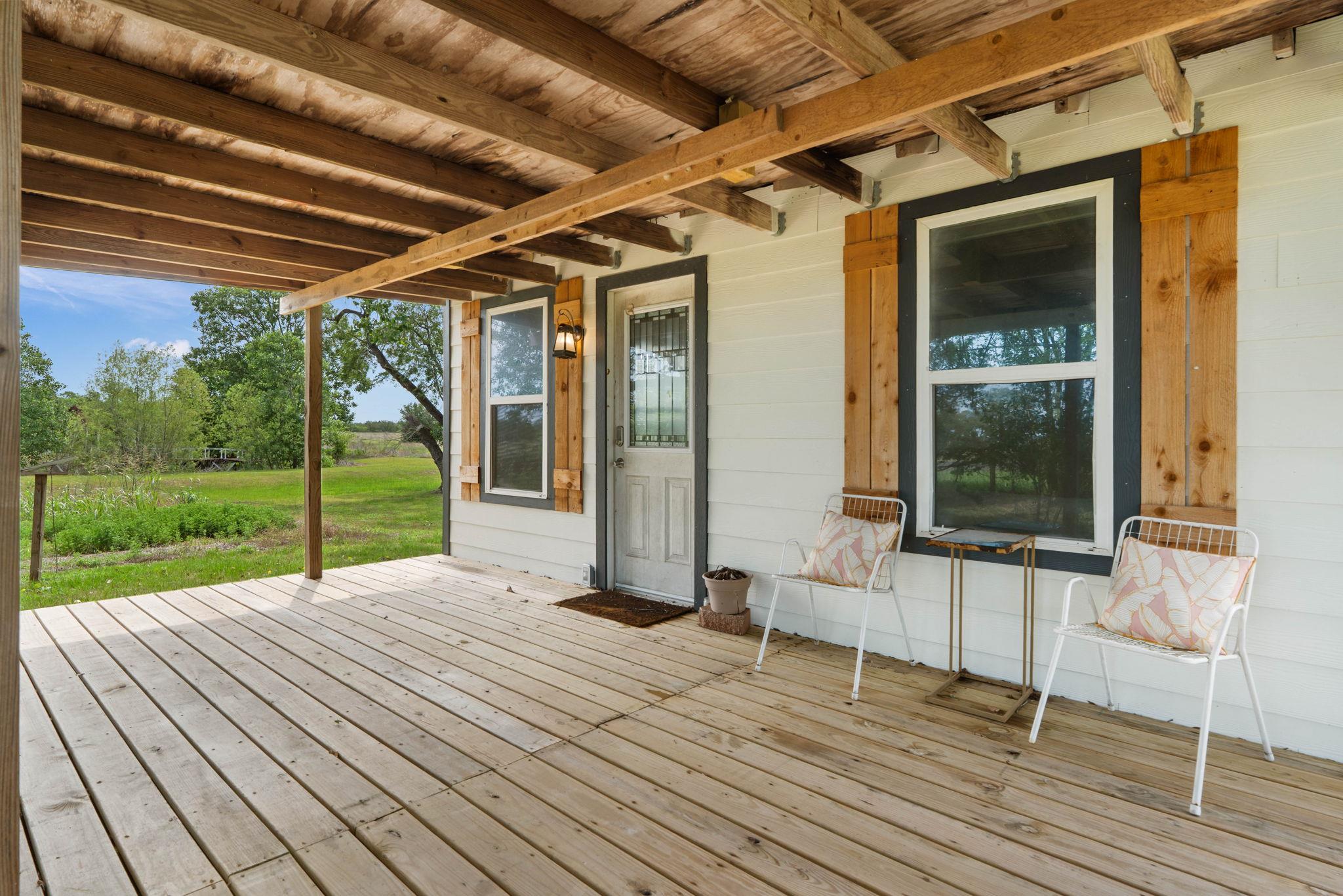 10843 Us Highway 90 W, Harwood, TX 78632