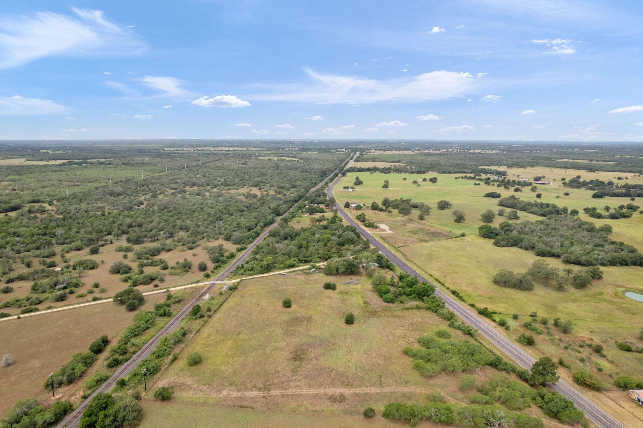 10843 Us Highway 90 W, Harwood, TX 78632