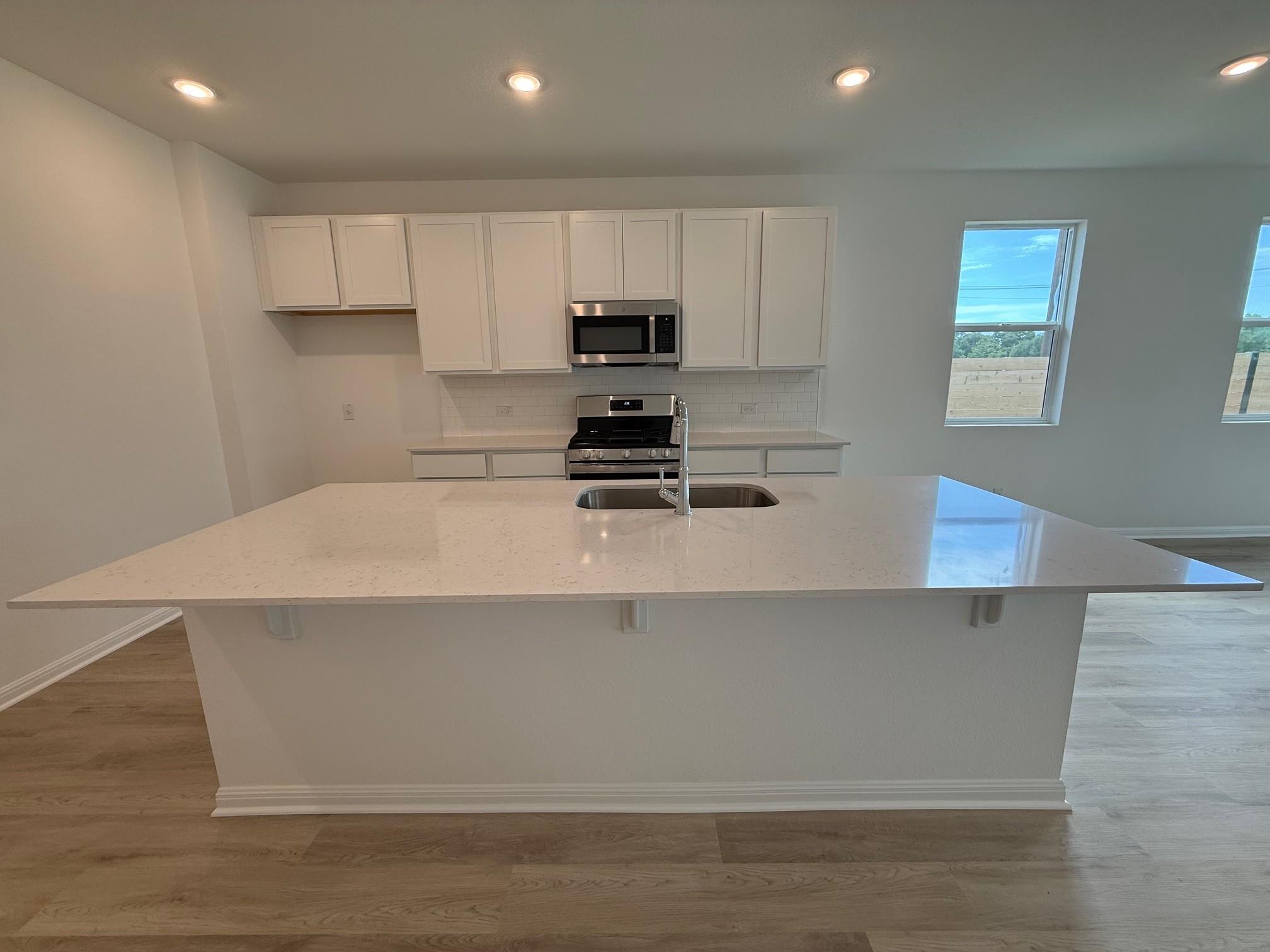 1028 Stonehill Dr, Georgetown, TX 78633