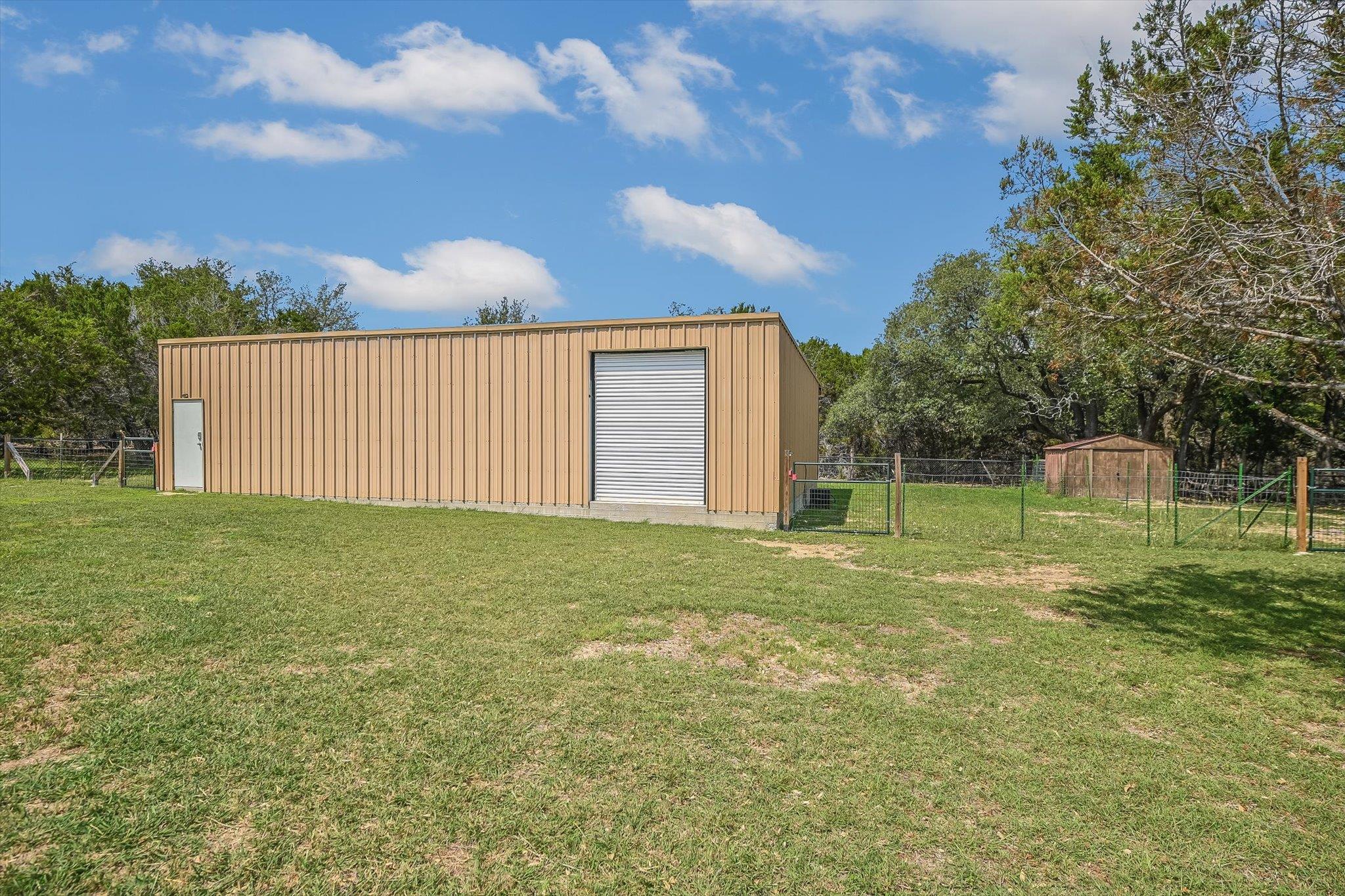 1130 Thousand Oaks Trl, Liberty Hill, TX 78642