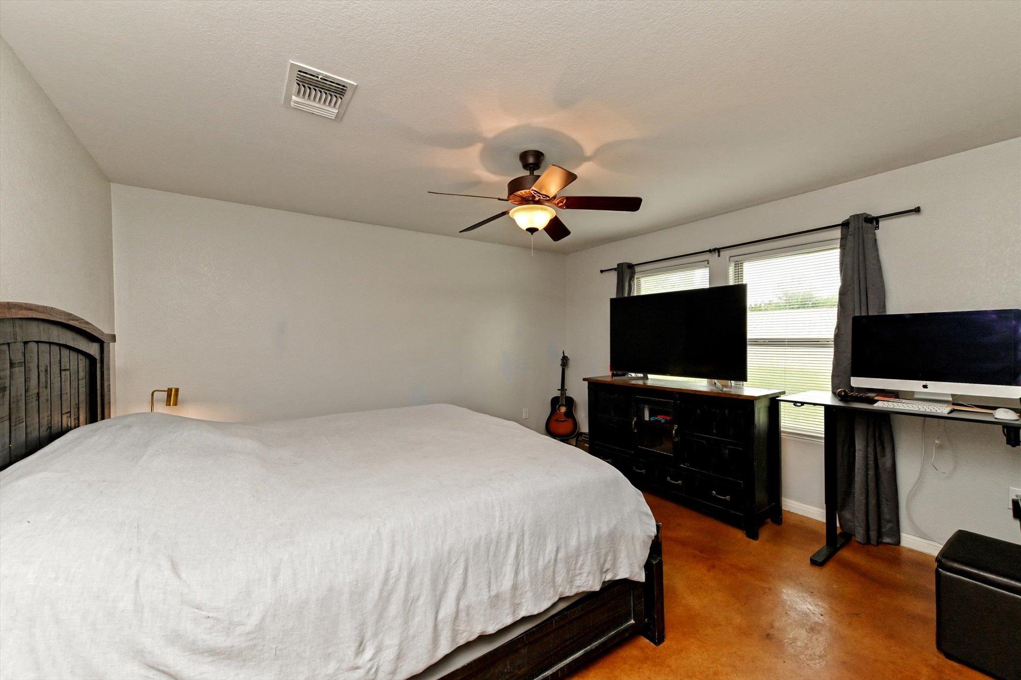 1130 Thousand Oaks Trl, Liberty Hill, TX 78642