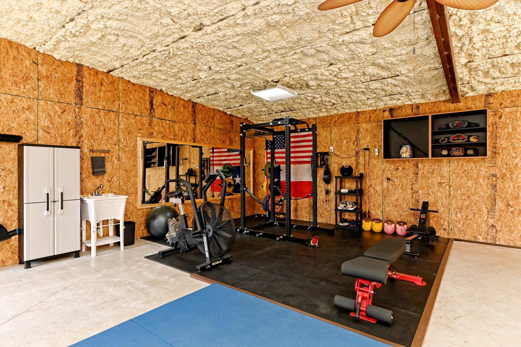 1130 Thousand Oaks Trl, Liberty Hill, TX 78642