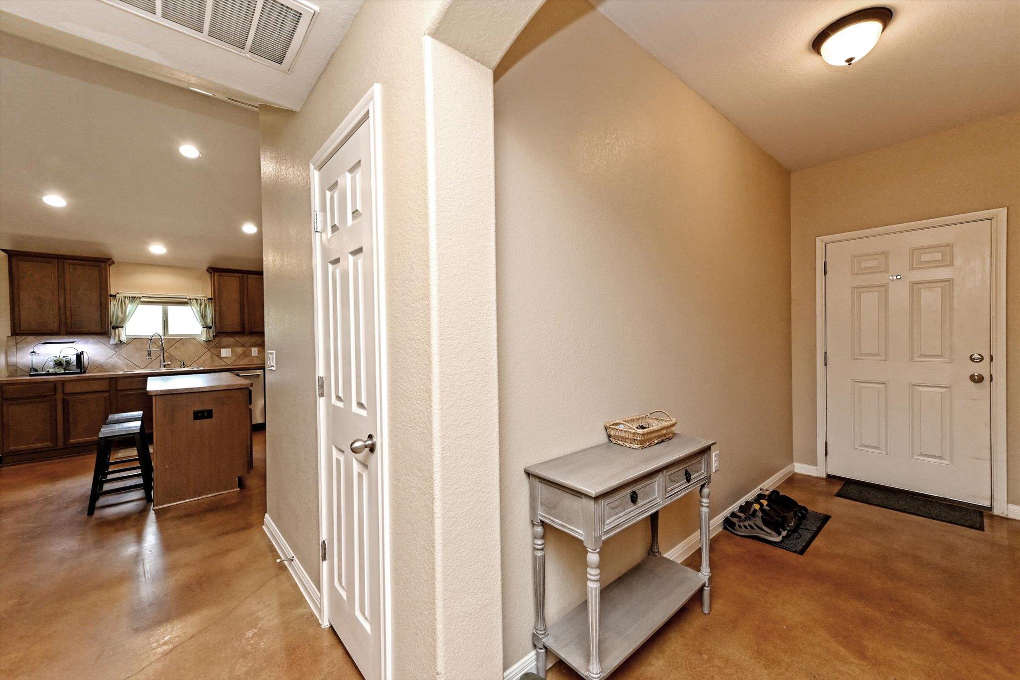 1130 Thousand Oaks Trl, Liberty Hill, TX 78642