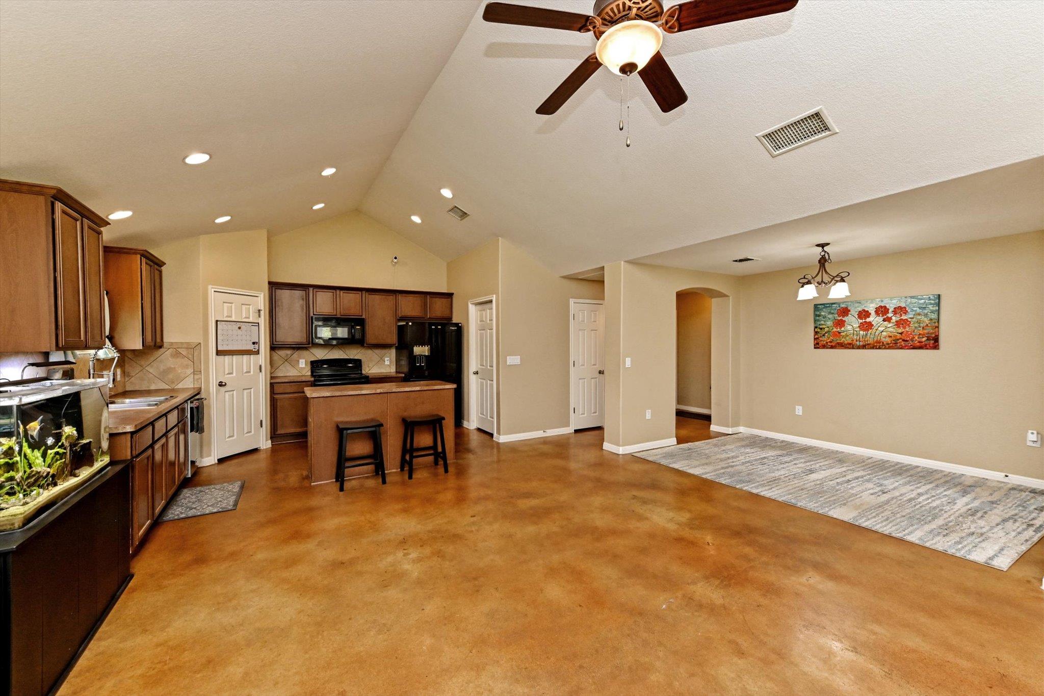 1130 Thousand Oaks Trl, Liberty Hill, TX 78642