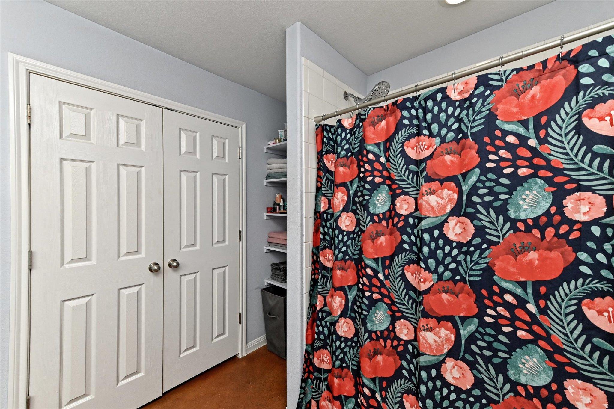 1130 Thousand Oaks Trl, Liberty Hill, TX 78642