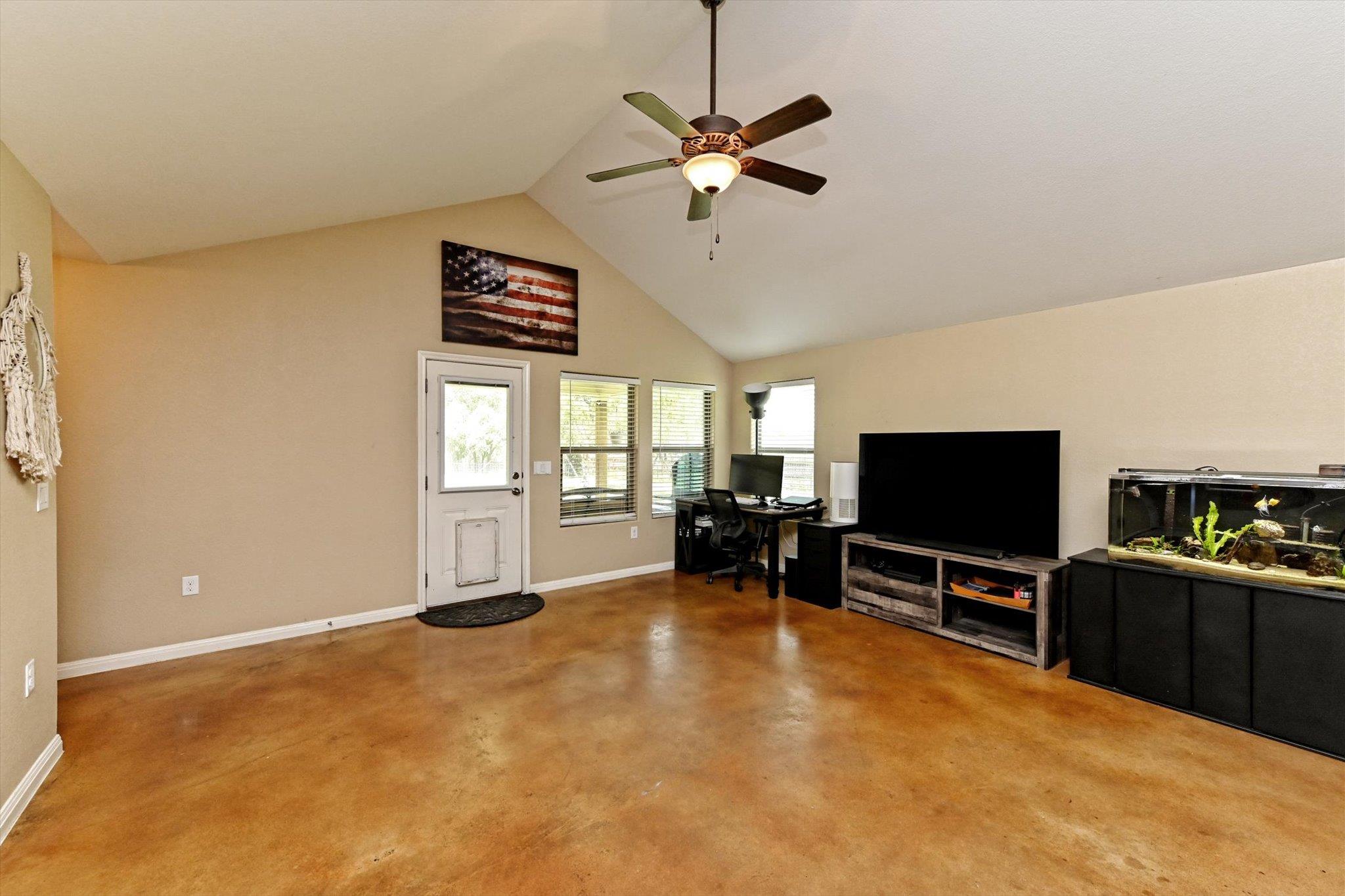 1130 Thousand Oaks Trl, Liberty Hill, TX 78642