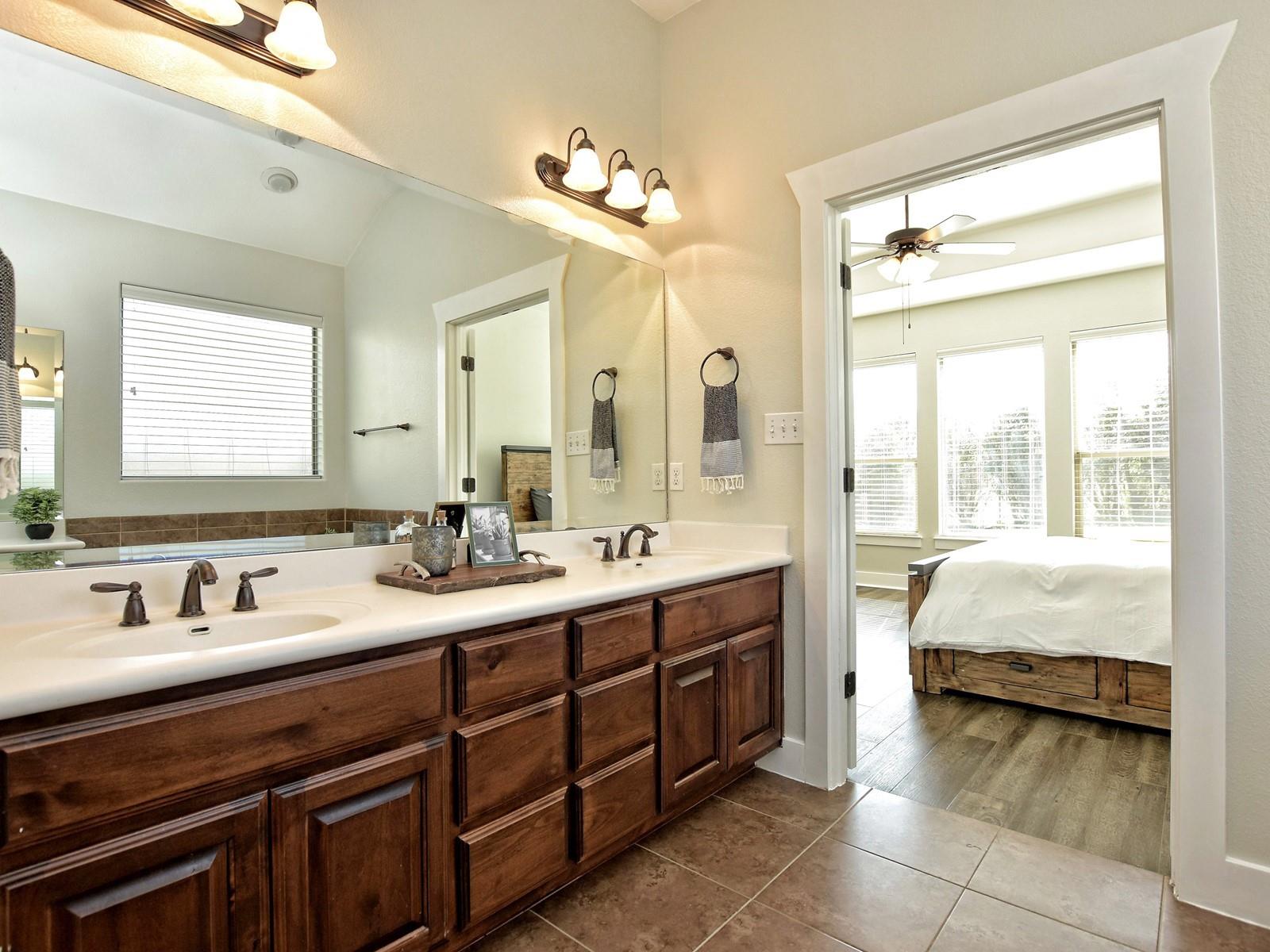 214 Rivulet Ln, Lakeway, TX 78738