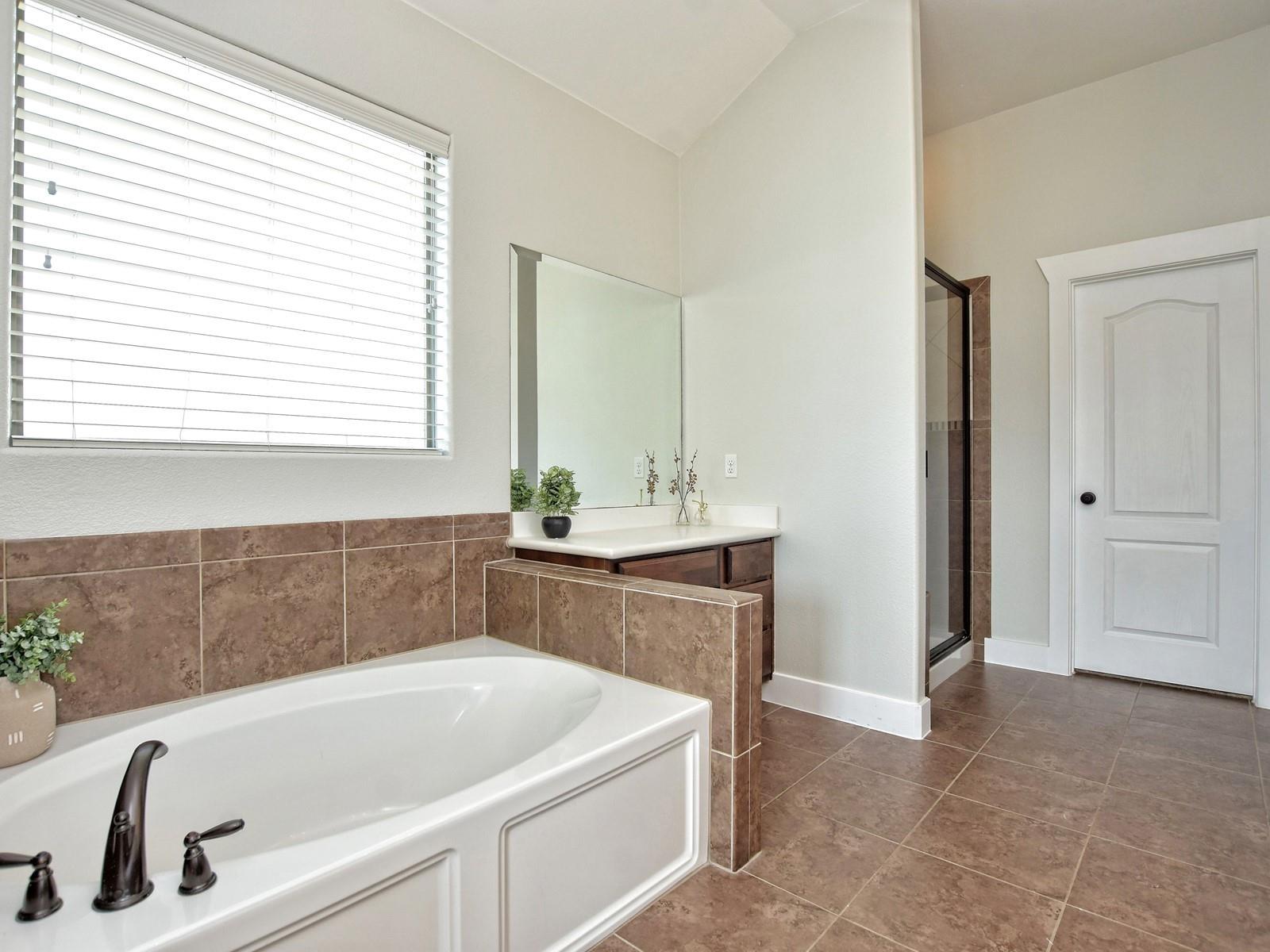 214 Rivulet Ln, Lakeway, TX 78738
