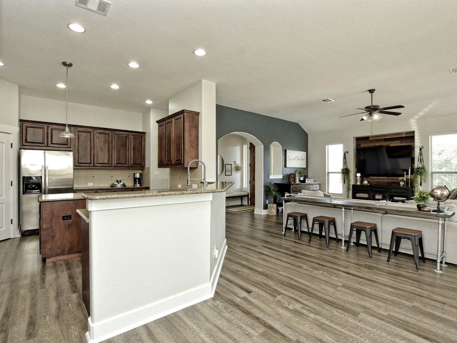 214 Rivulet Ln, Lakeway, TX 78738