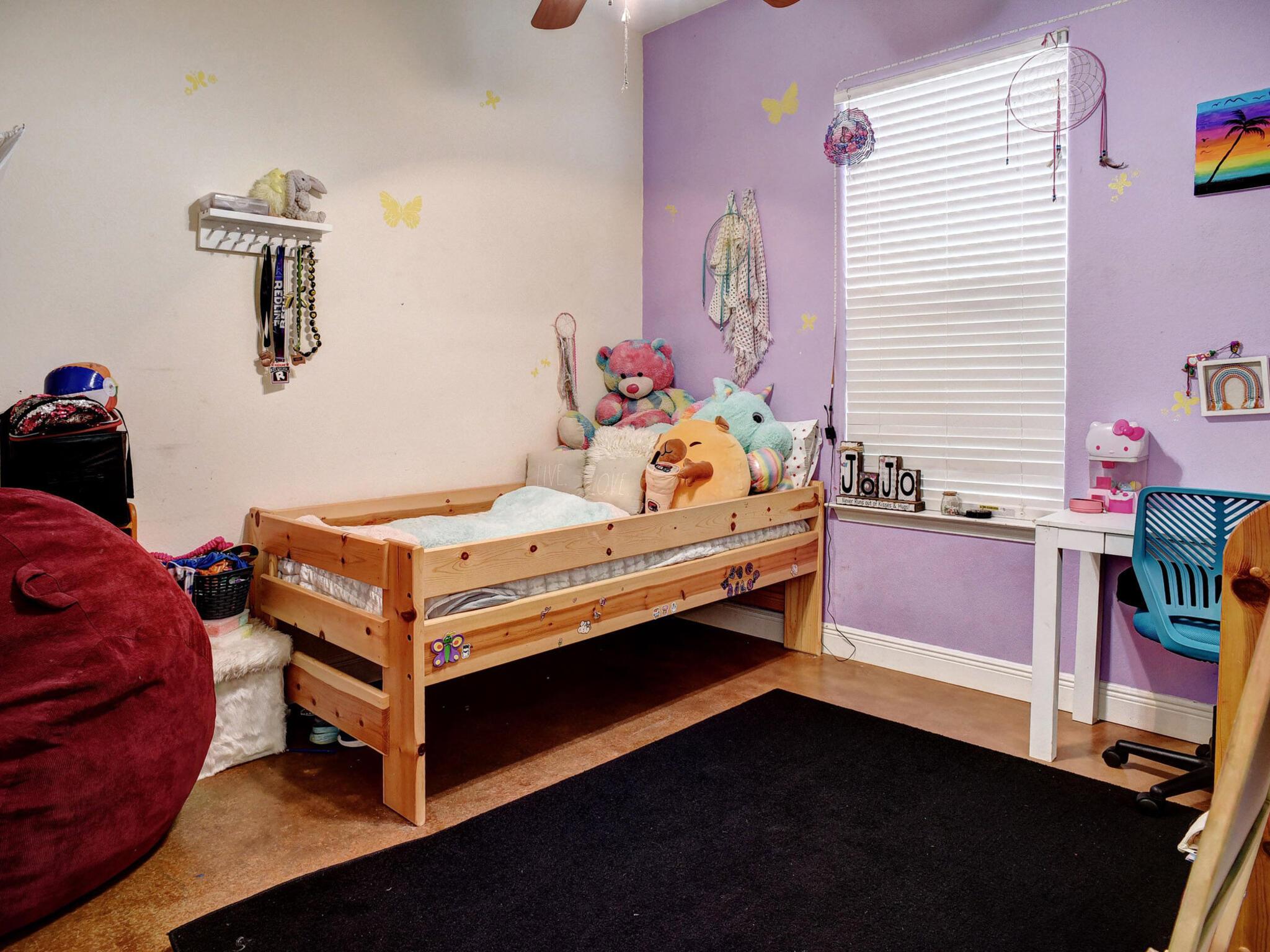 247 Campfire Way, Smithville, TX 78957