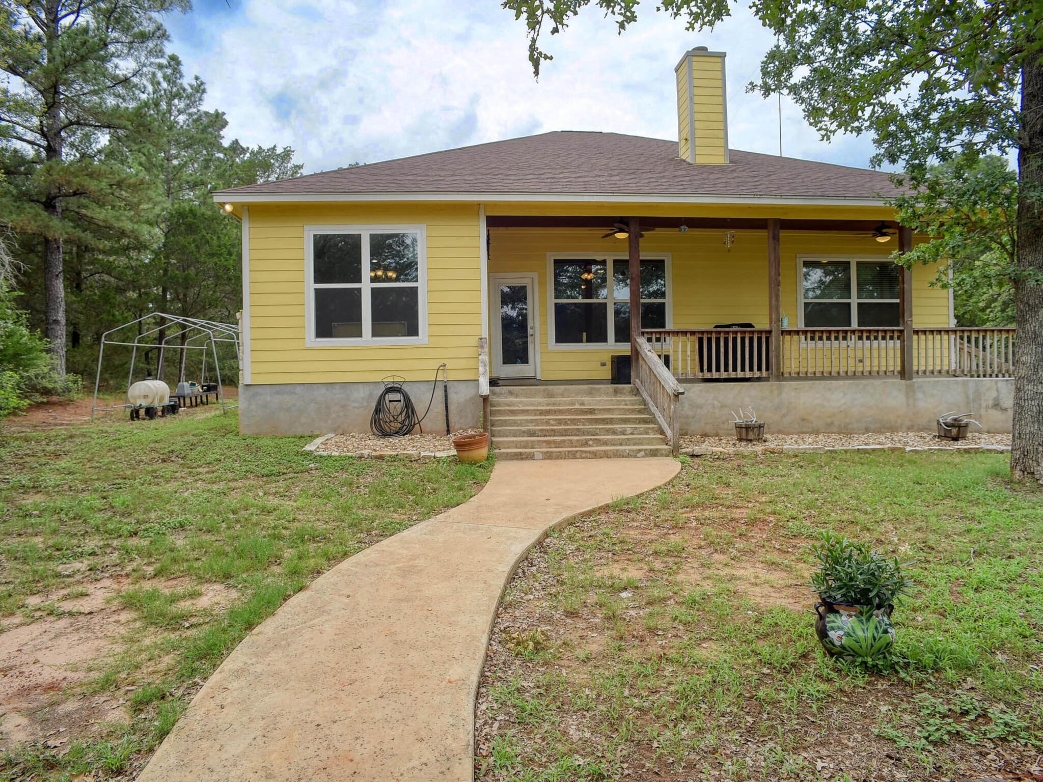 247 Campfire Way, Smithville, TX 78957