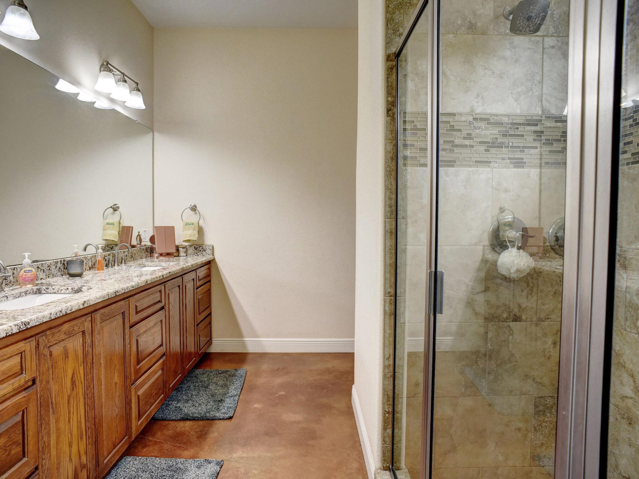 247 Campfire Way, Smithville, TX 78957