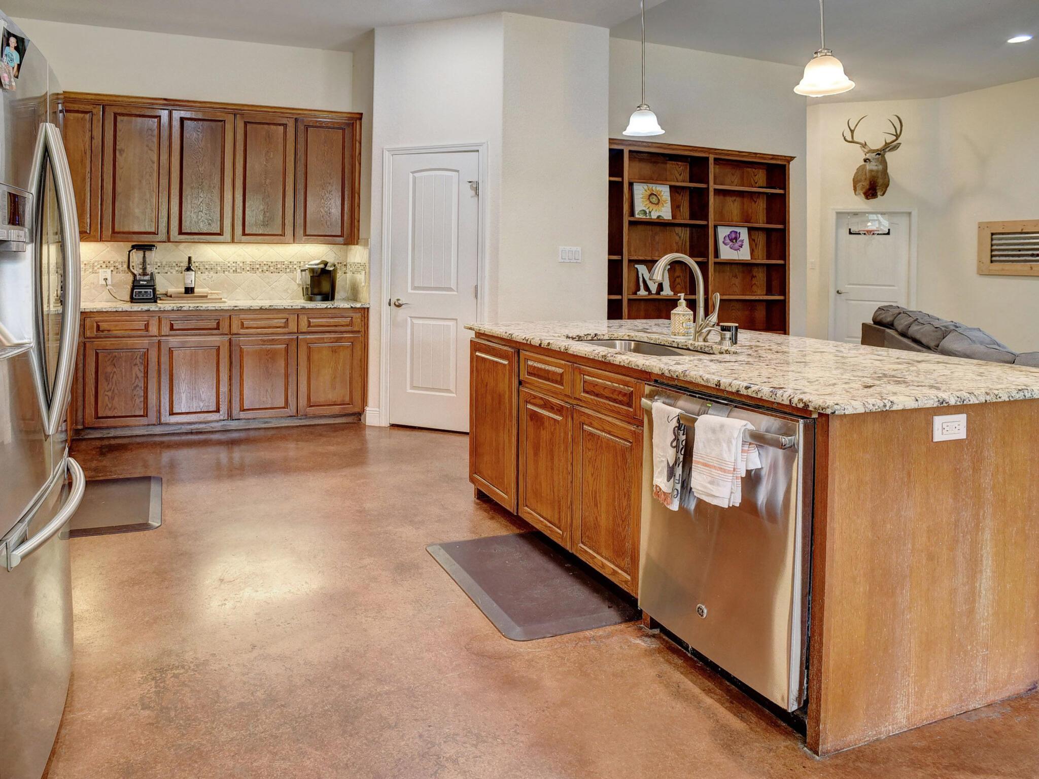 247 Campfire Way, Smithville, TX 78957