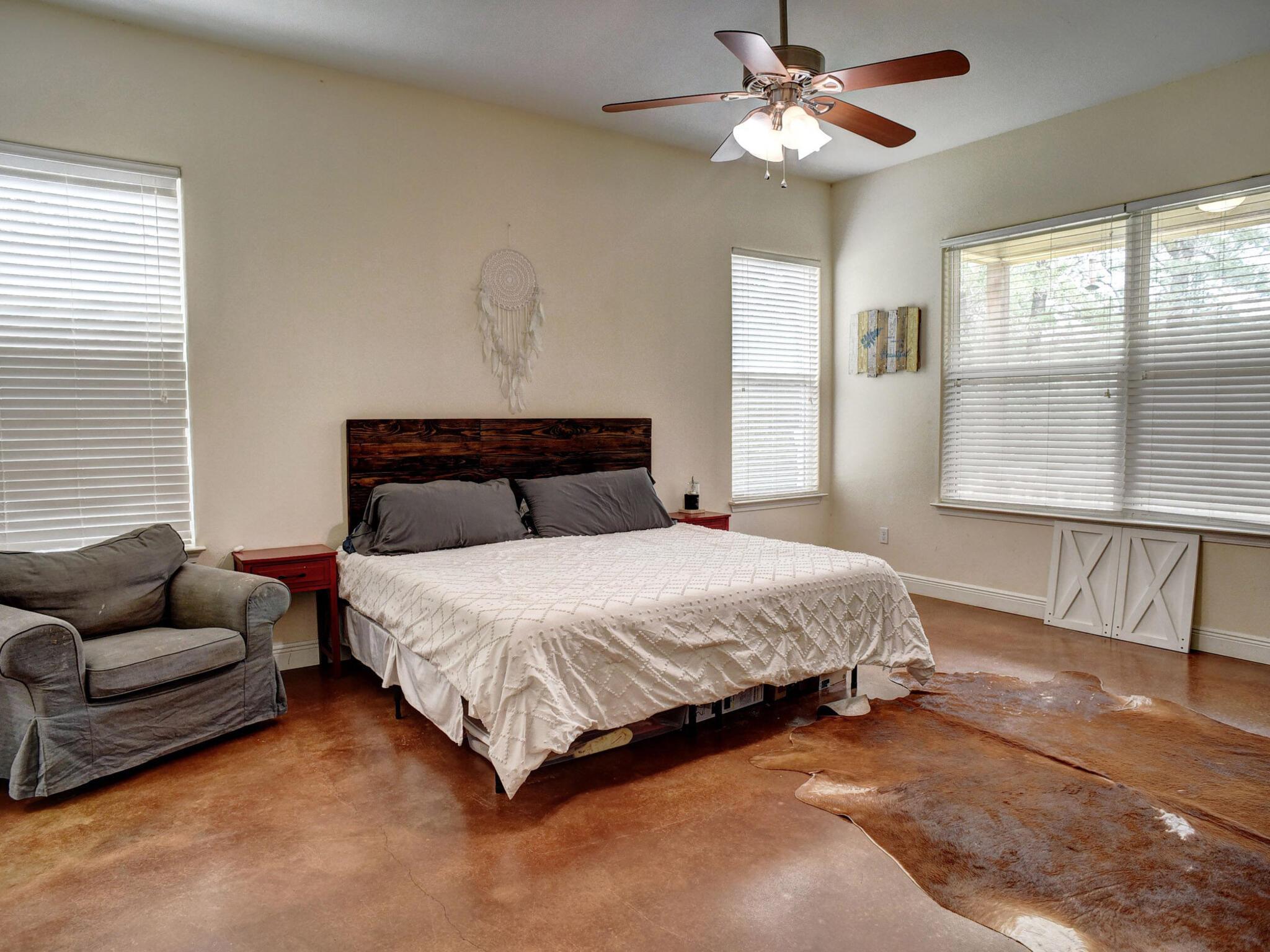 247 Campfire Way, Smithville, TX 78957