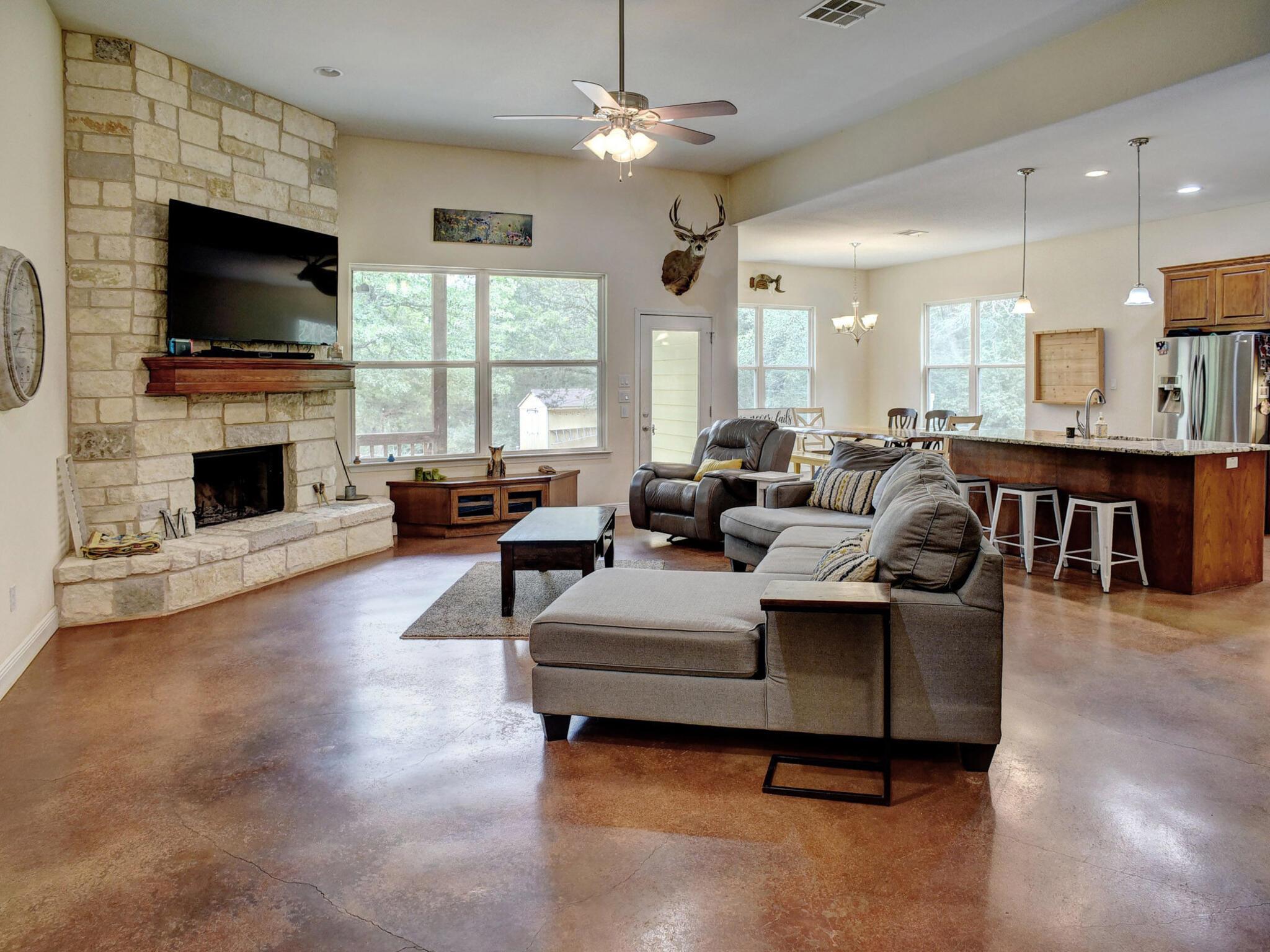 247 Campfire Way, Smithville, TX 78957