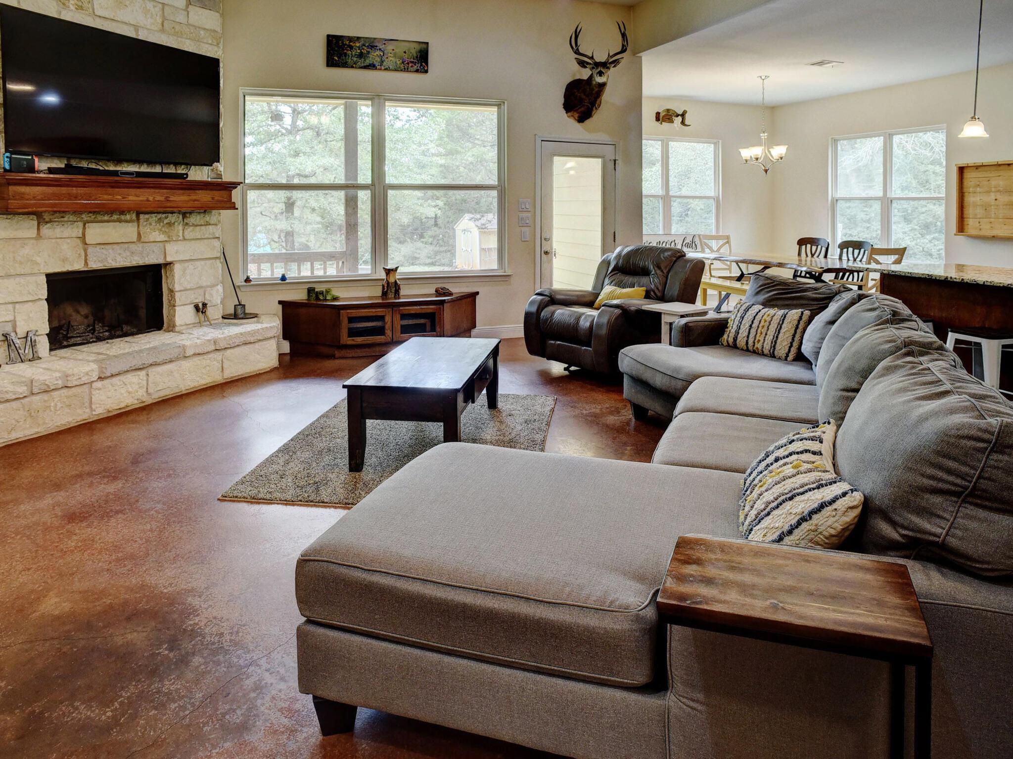 247 Campfire Way, Smithville, TX 78957