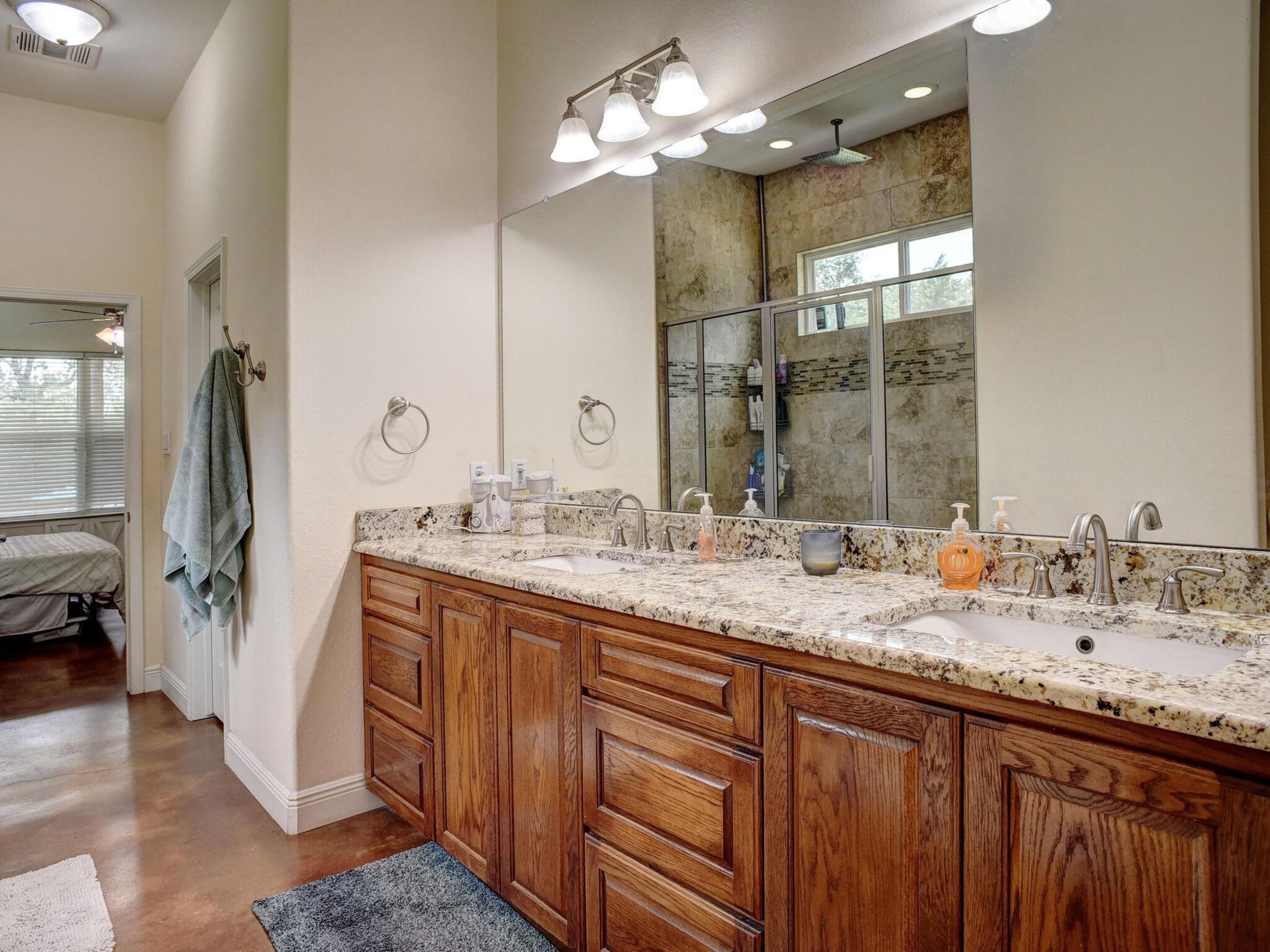 247 Campfire Way, Smithville, TX 78957