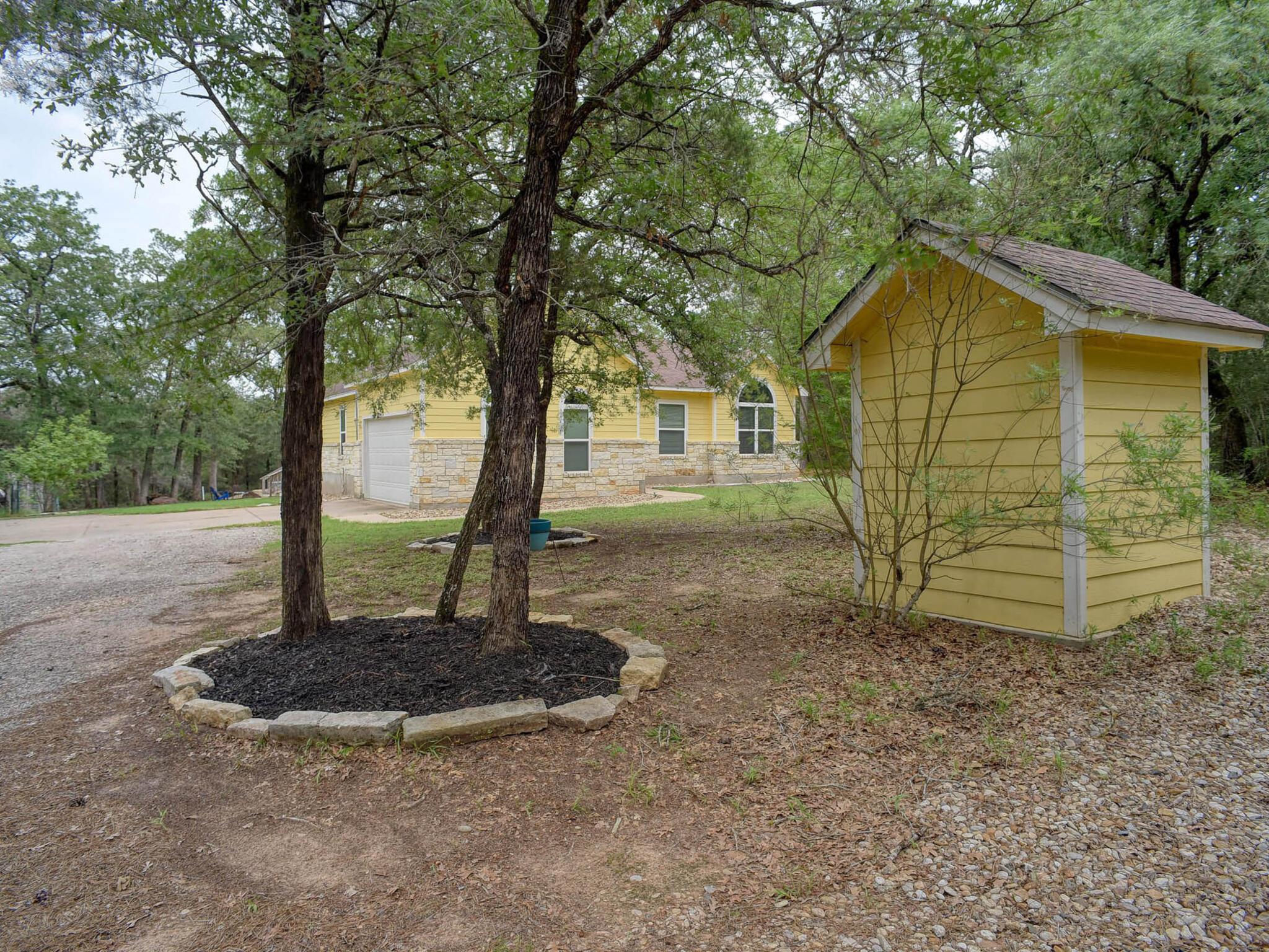 247 Campfire Way, Smithville, TX 78957