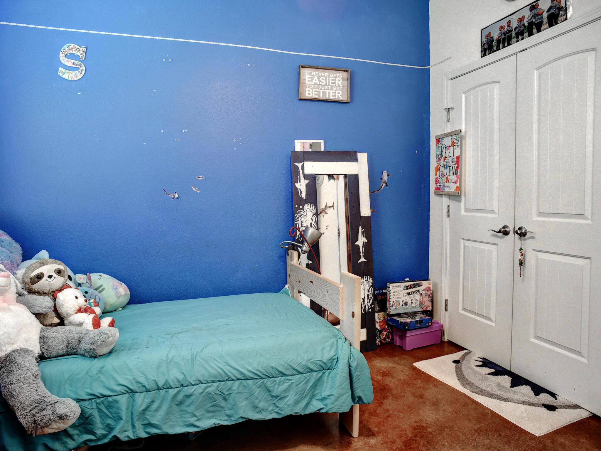 247 Campfire Way, Smithville, TX 78957