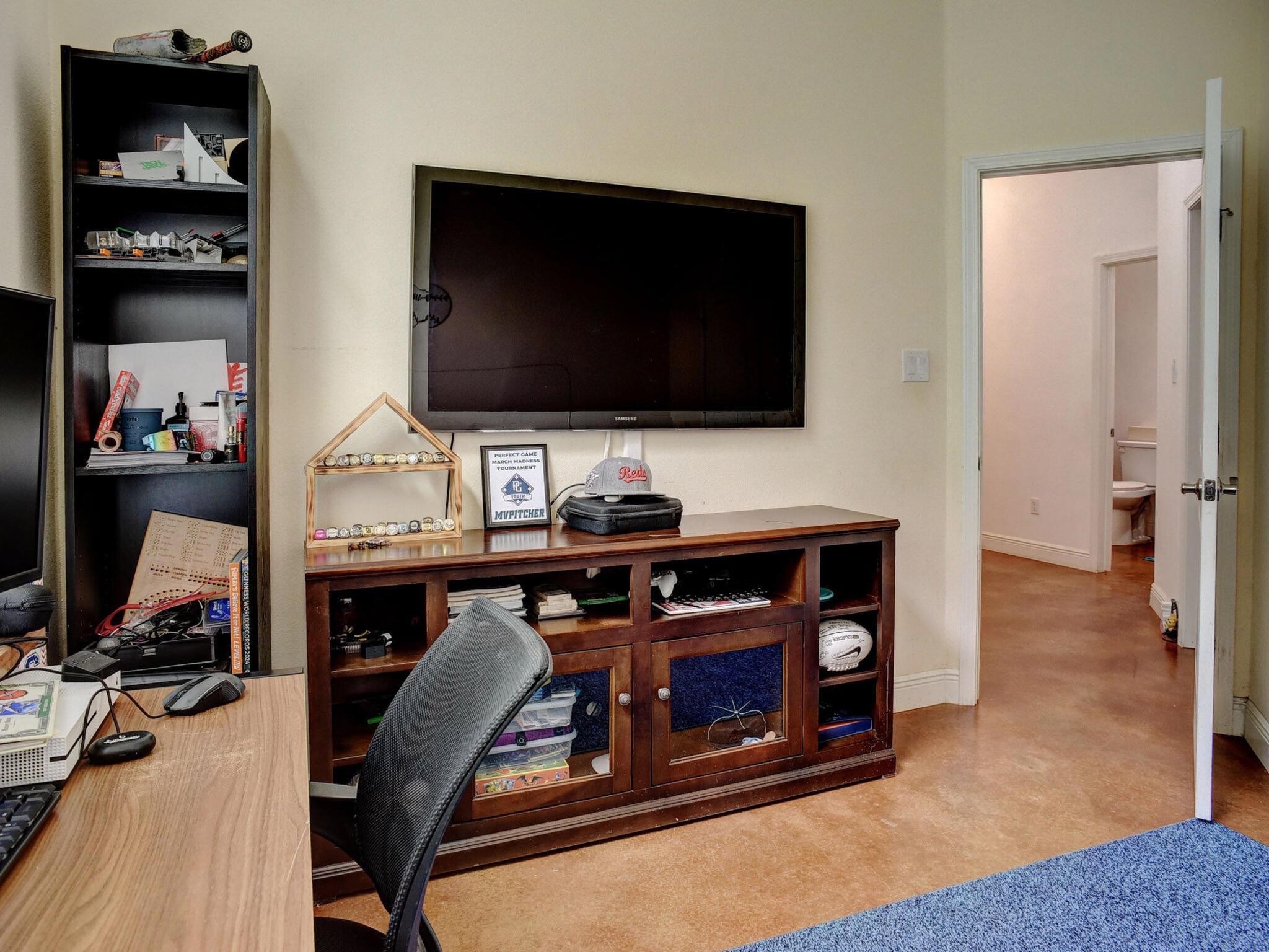 247 Campfire Way, Smithville, TX 78957