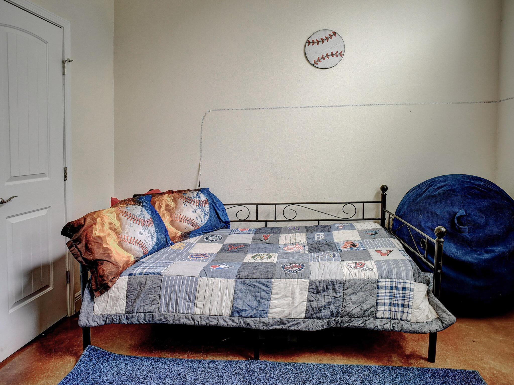 247 Campfire Way, Smithville, TX 78957