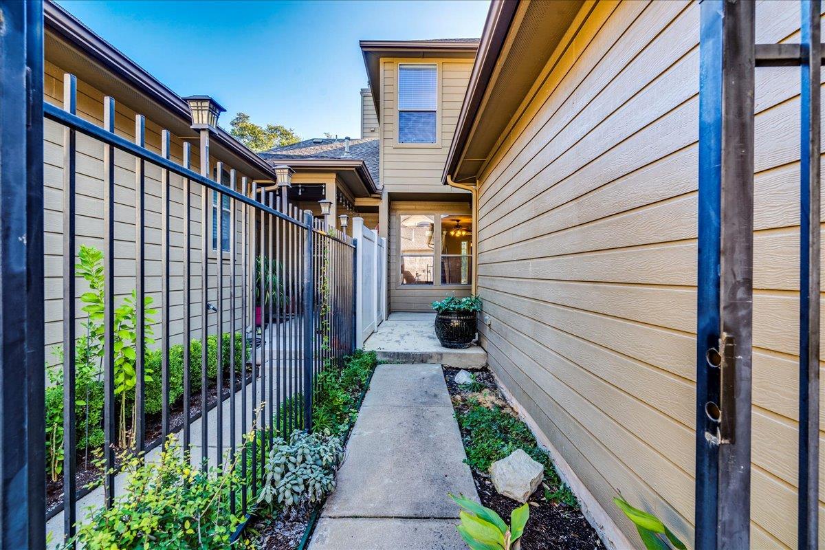 14100 Avery Ranch Blvd # 403, Austin, TX 78717